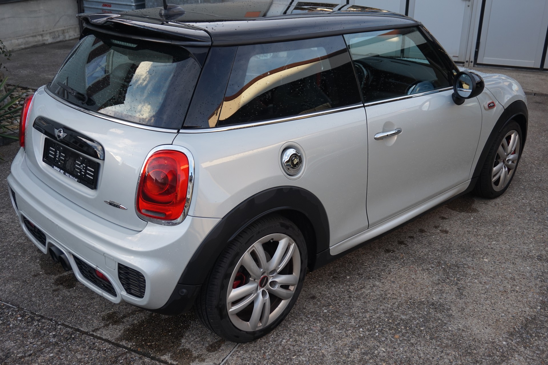 MINI Cooper John Cooper Works Steptronic-image-4