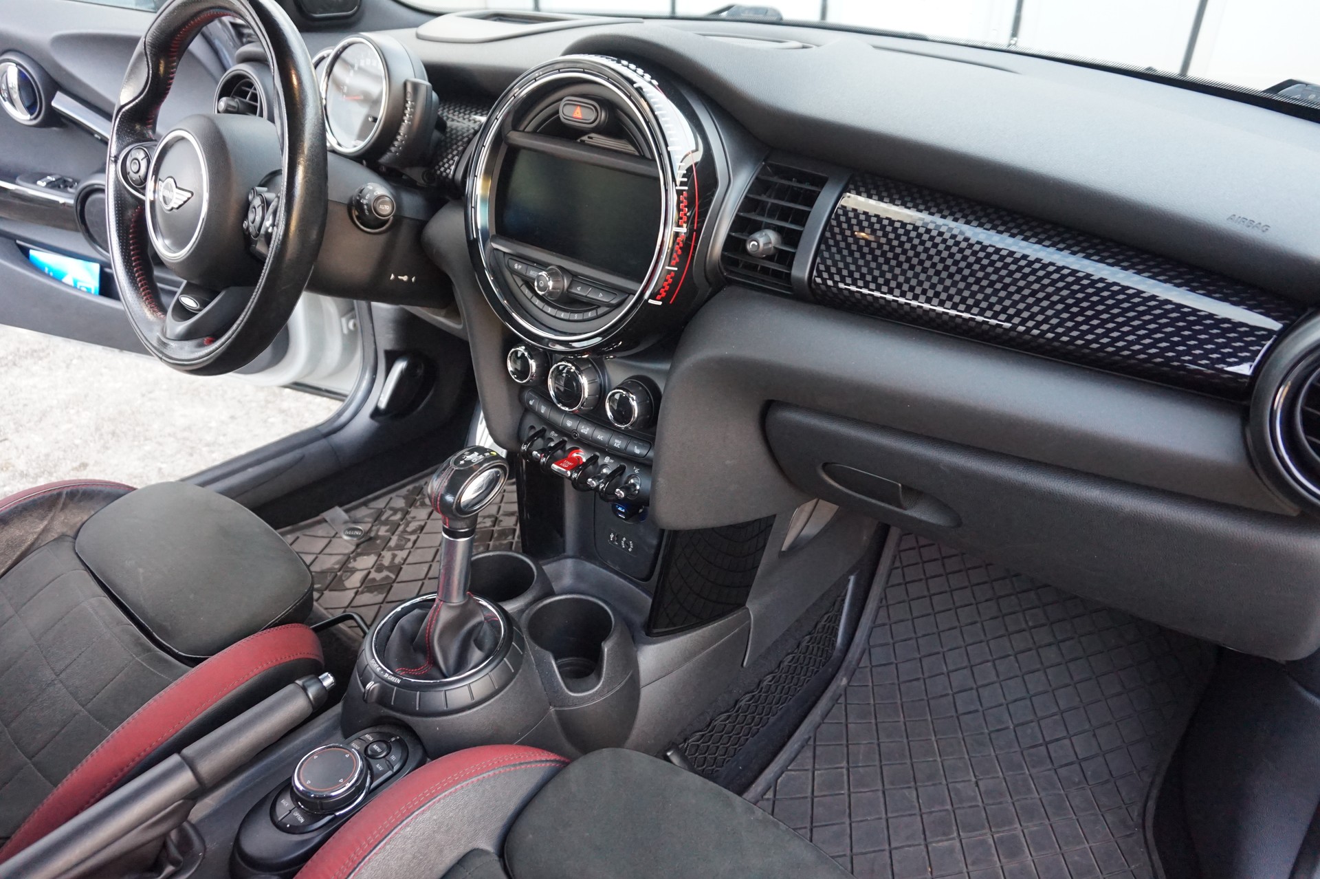 MINI Cooper John Cooper Works Steptronic-image-9