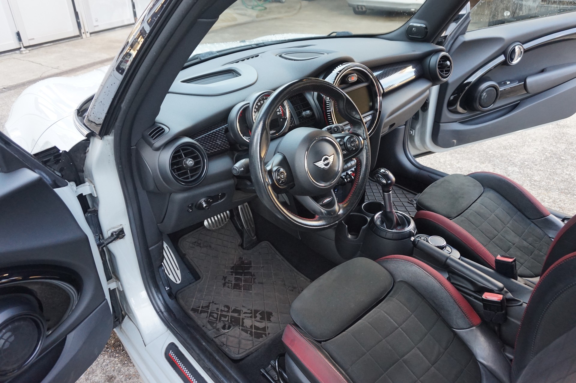 MINI Cooper John Cooper Works Steptronic-image-7