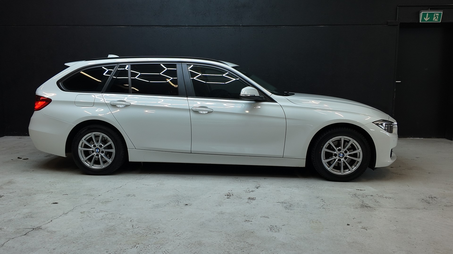 BMW 316d Touring Business Steptronic-image-6