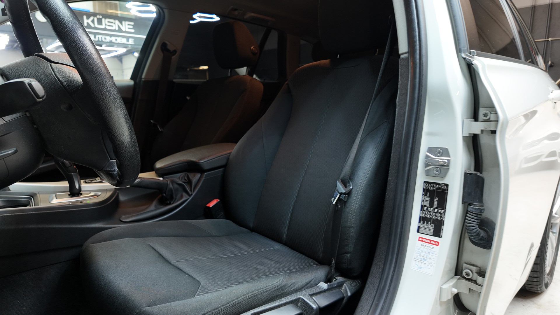 BMW 316d Touring Business Steptronic-image-8