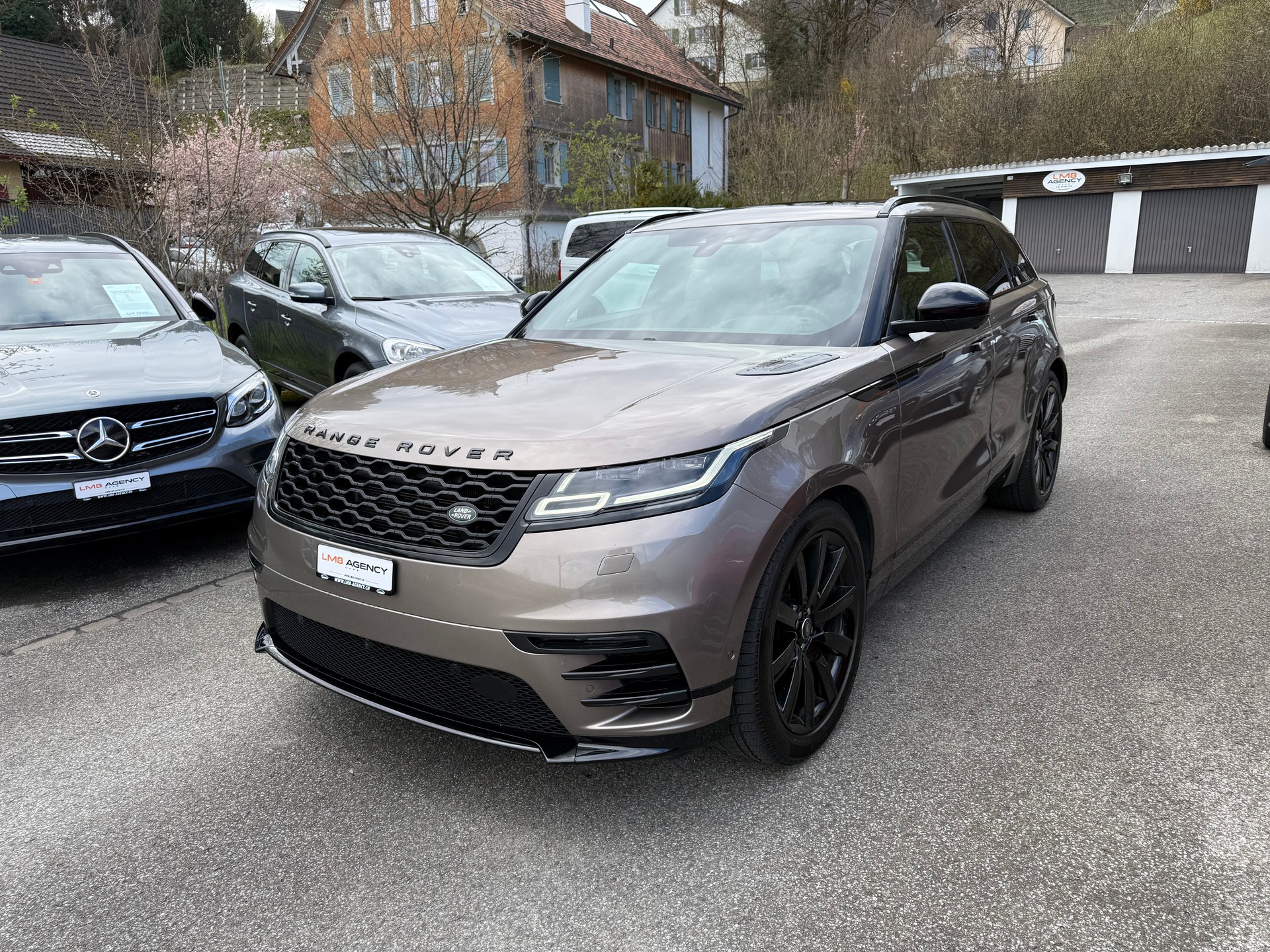 LAND ROVER Range Rover Velar R-Dynamic P 300 SE Automatic-image-2