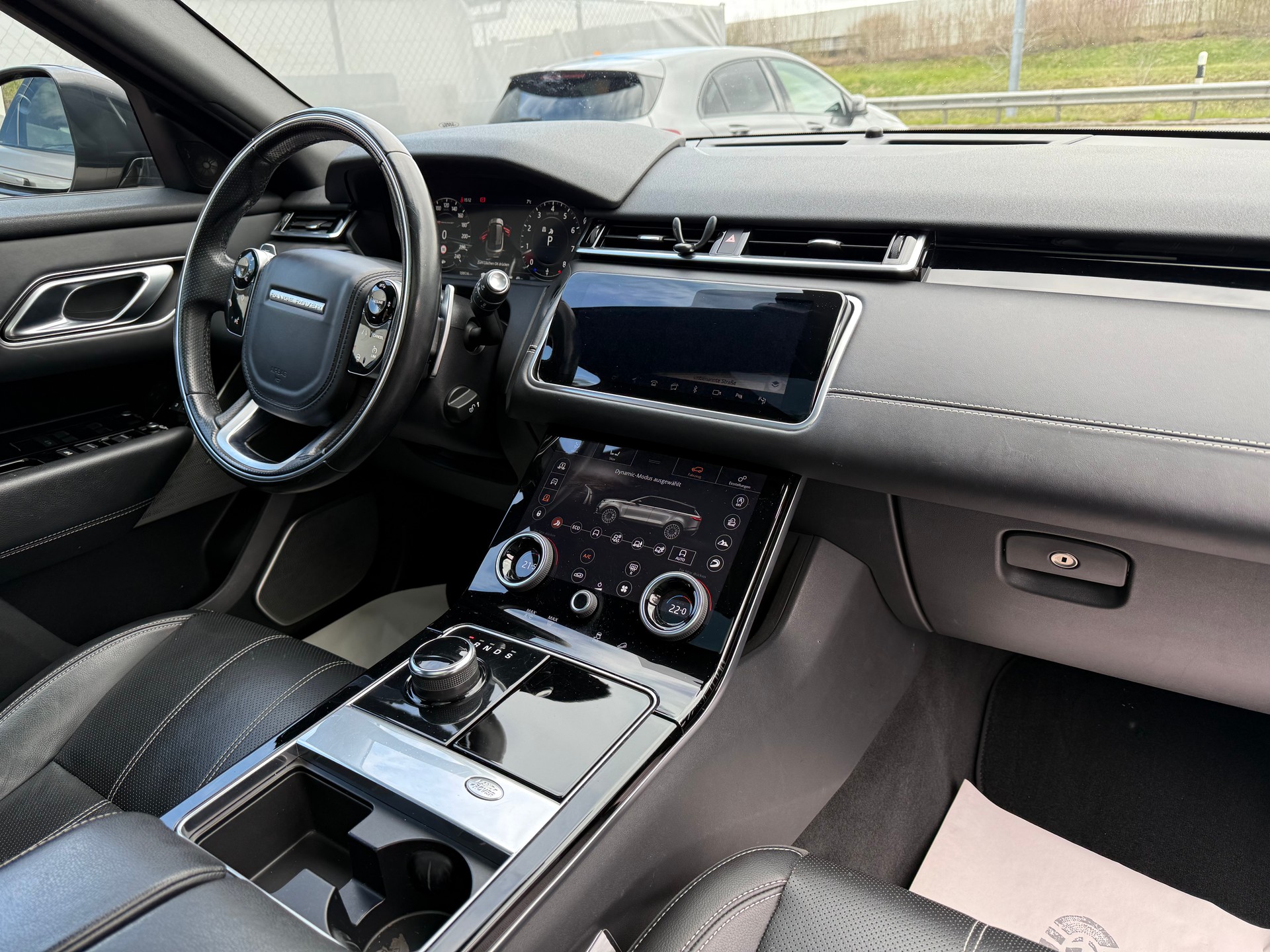 LAND ROVER Range Rover Velar R-Dynamic P 300 SE Automatic-image-11