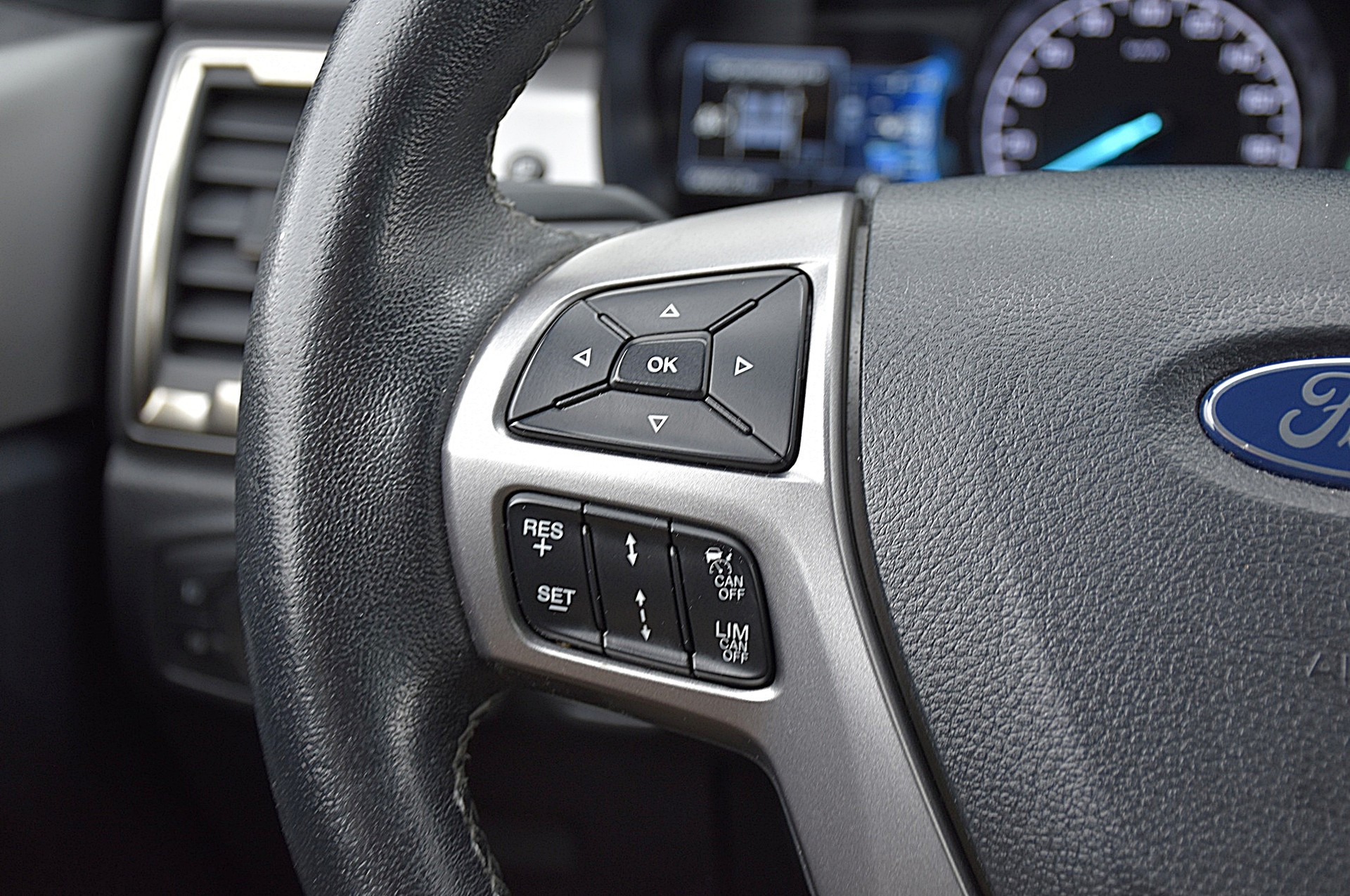 FORD Ranger Limited 2.0 Eco Blue 4x4 Automat Pick-Up Doppelkabine-image-9