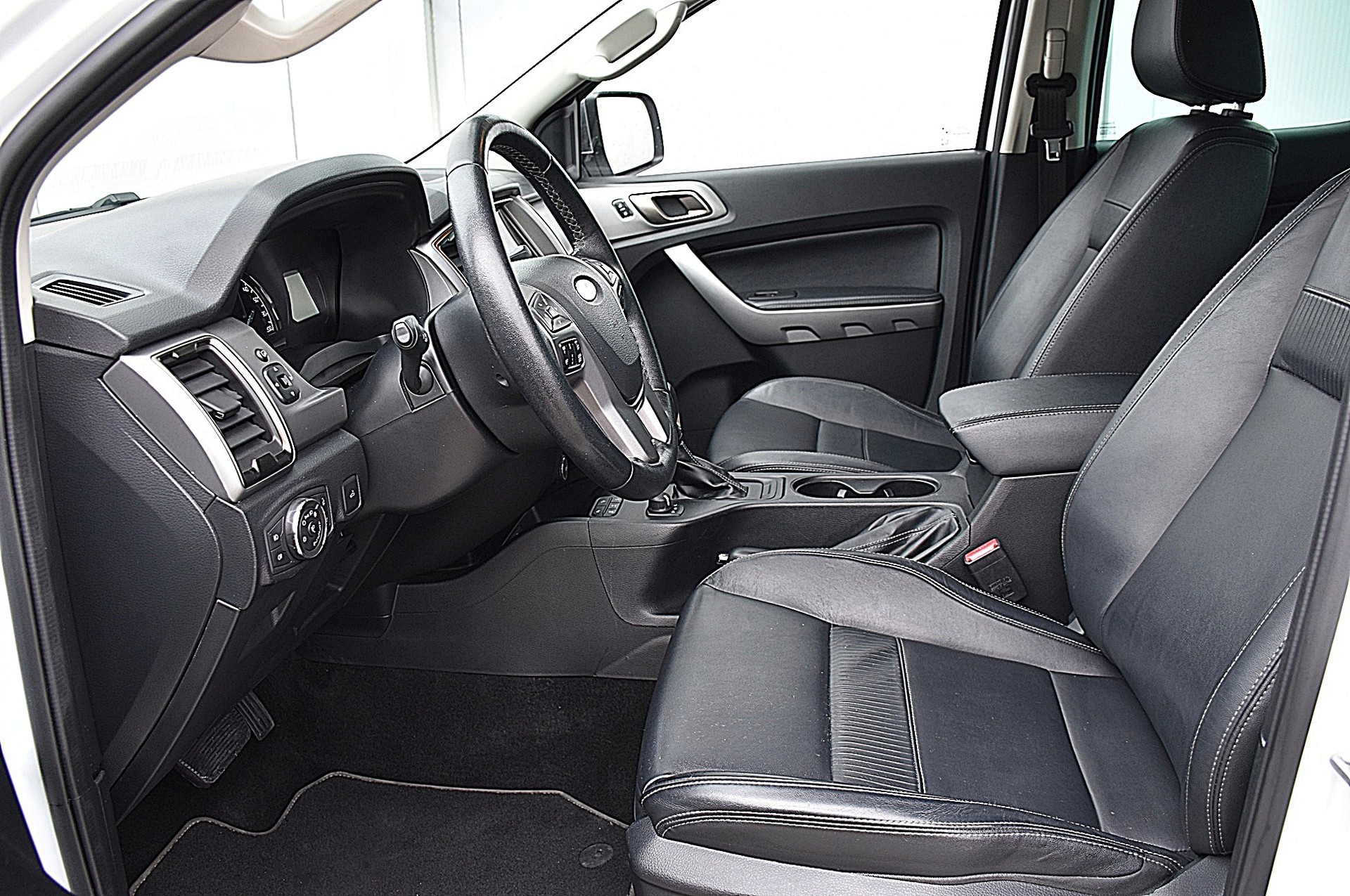 FORD Ranger Limited 2.0 Eco Blue 4x4 Automat Pick-Up Doppelkabine-image-5