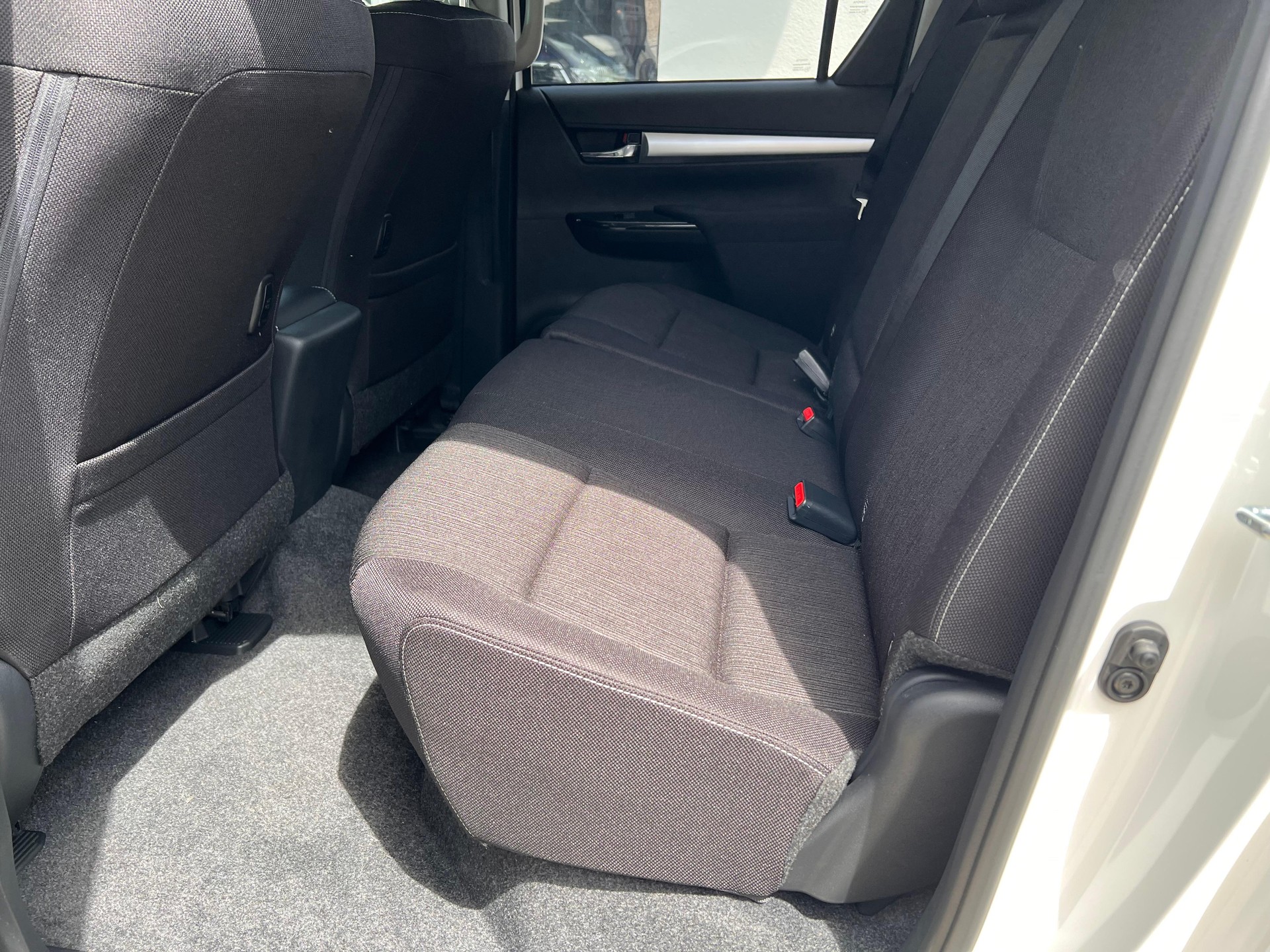TOYOTA Hilux Double Cab.-Pick-up 2.8 D-4D MHEV 204 Style-image-10