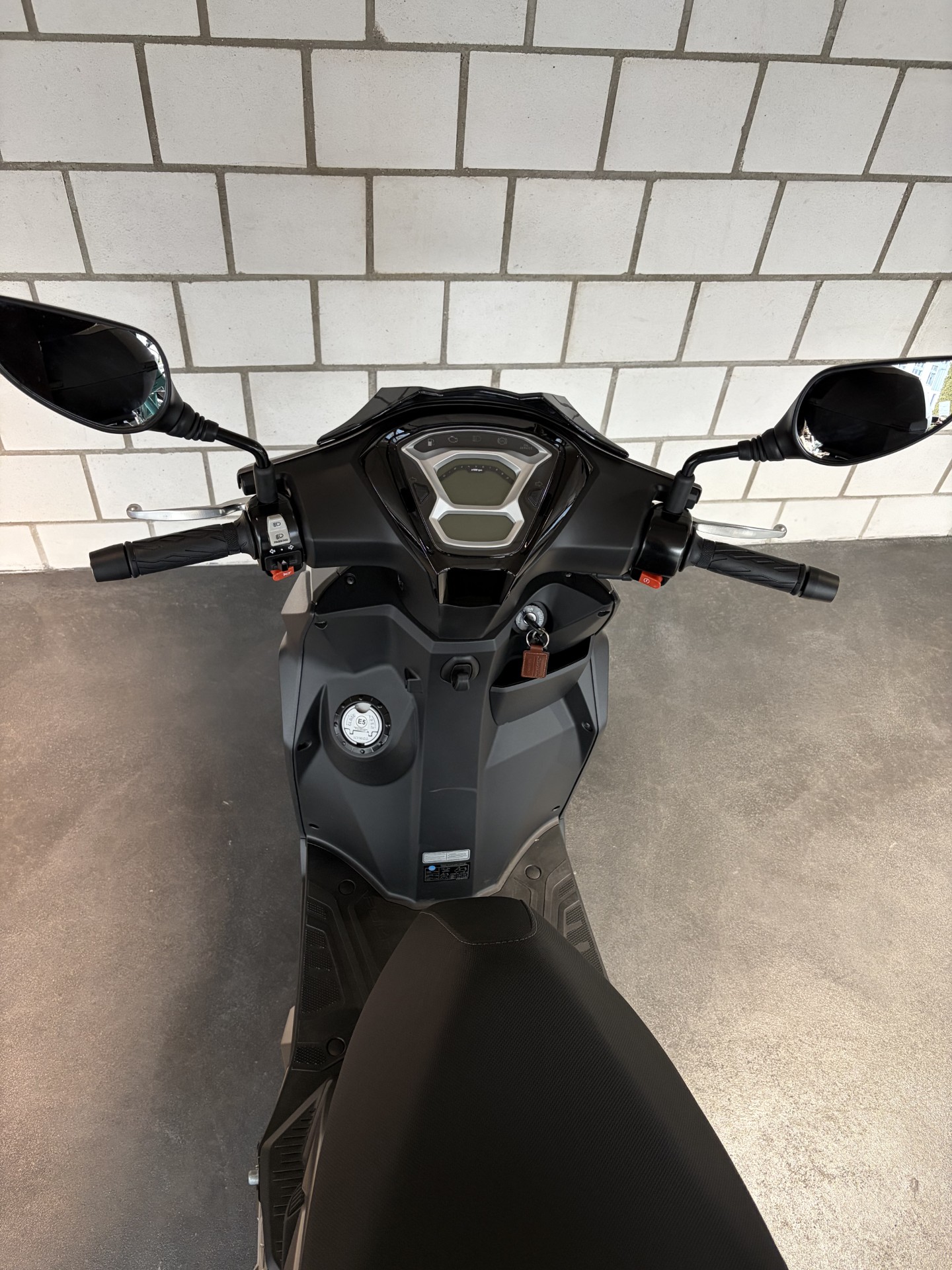 KYMCO Agility S 125i ABS Topcase-image-1