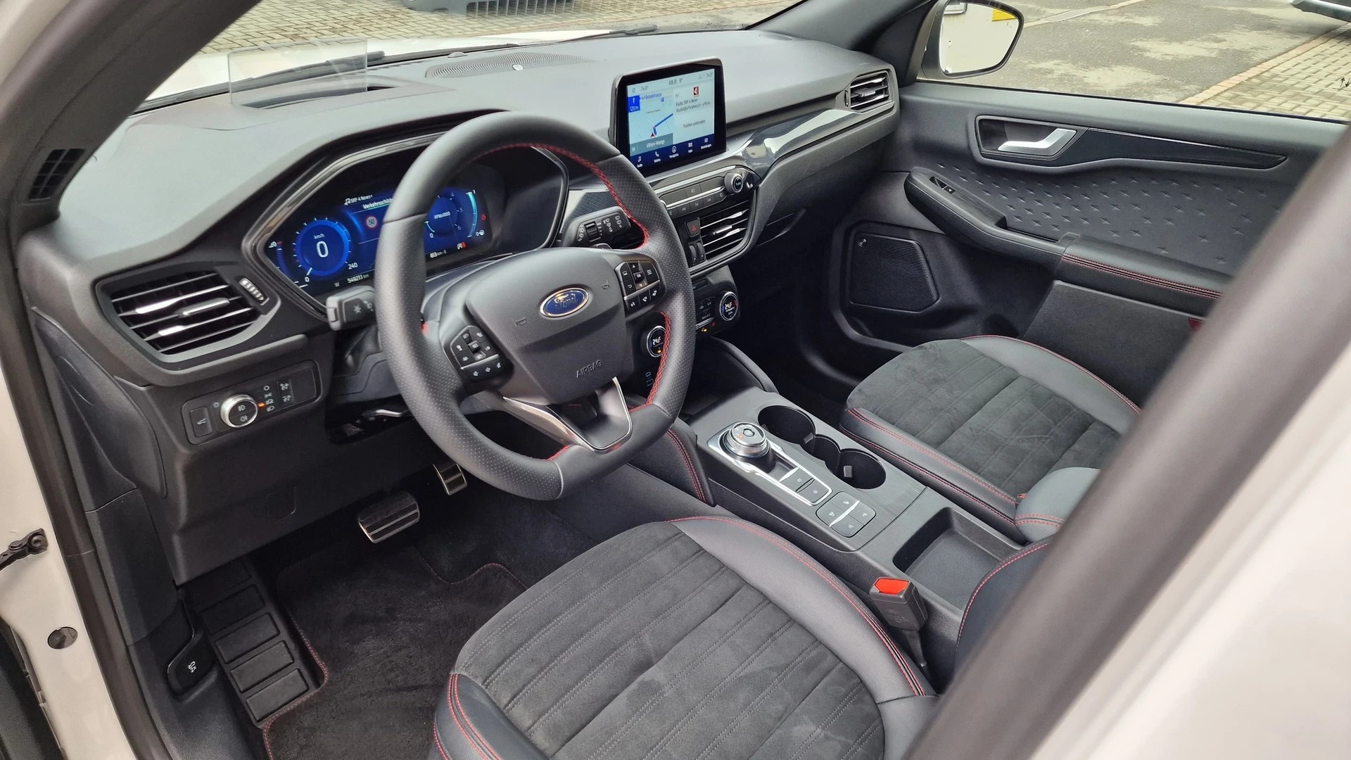 FORD Kuga 2.0 TDCi EcoBlue ST-Line X 4WD-image-10