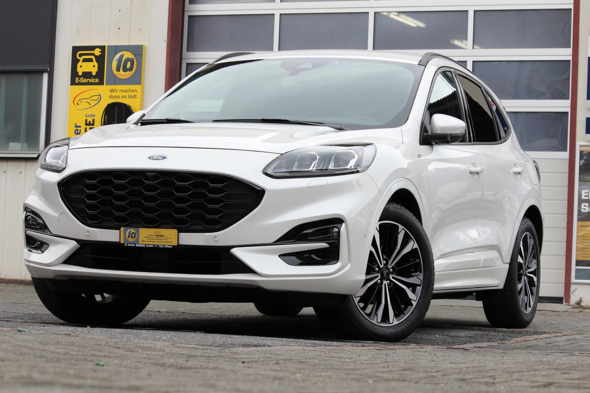 FORD Kuga 2.0 TDCi EcoBlue ST-Line X 4WD-showroom-element-1