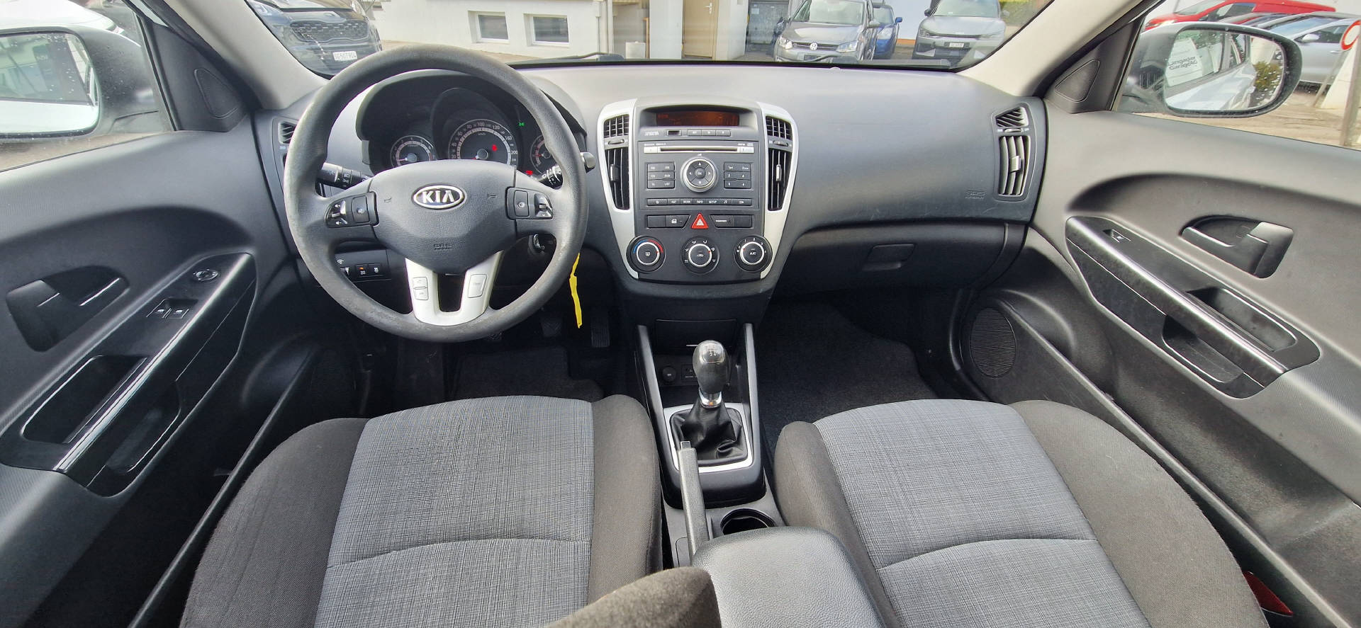 KIA Ceed 1.4 CVVT Seven-image-4