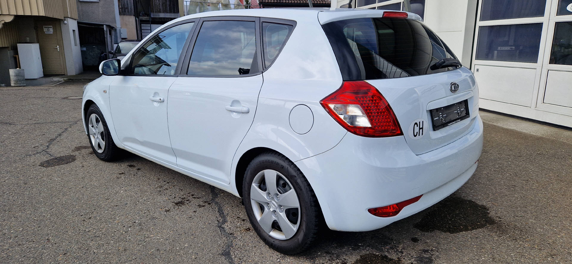 KIA Ceed 1.4 CVVT Seven-image-12