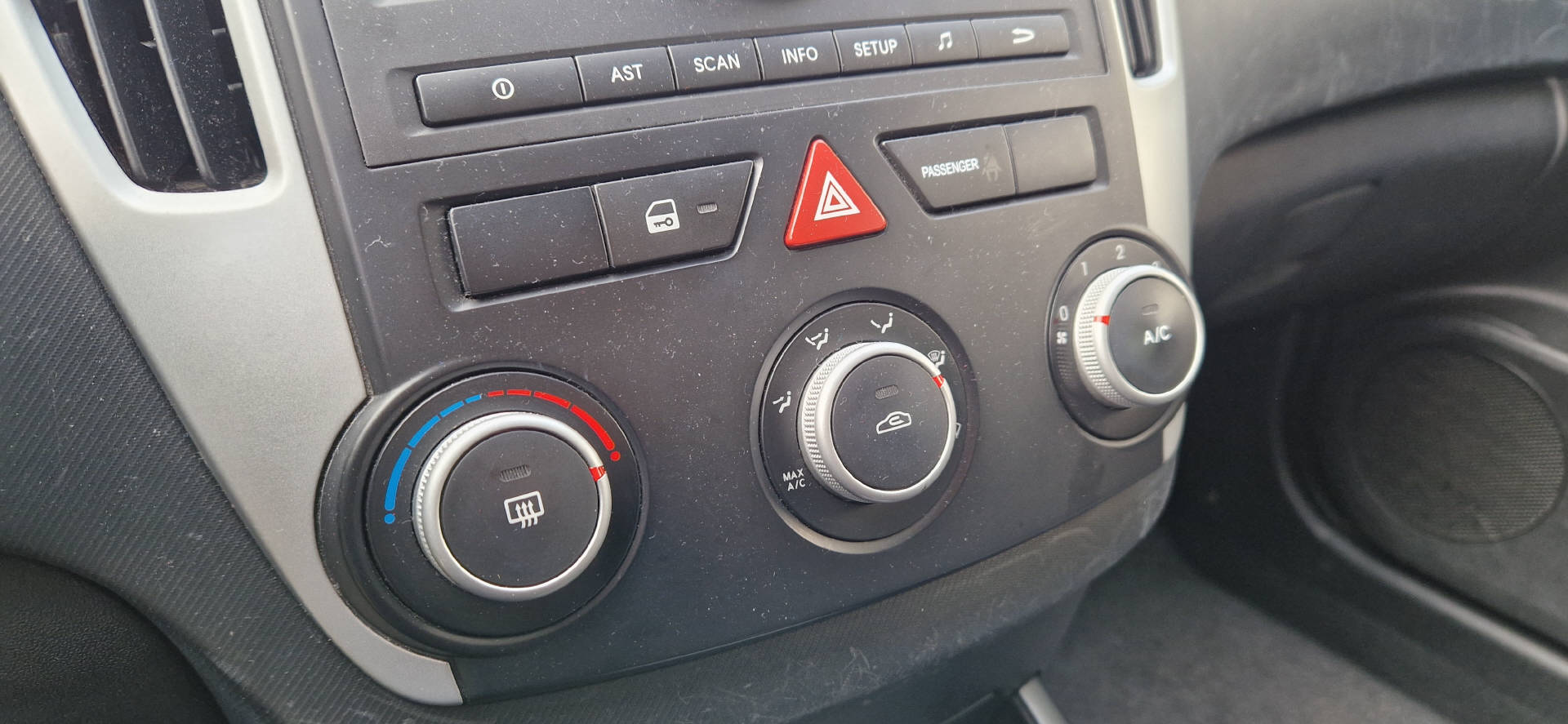 KIA Ceed 1.4 CVVT Seven-image-6