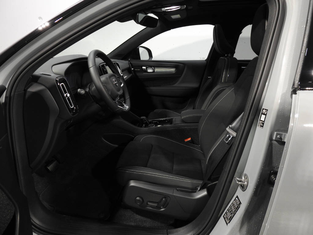 VOLVO EX40 Twin Ultra AWD-image-9