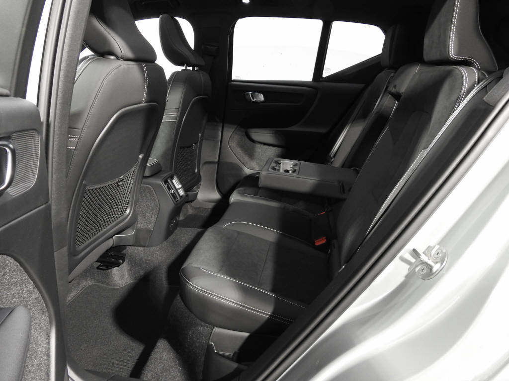 VOLVO EX40 Twin Ultra AWD-image-10
