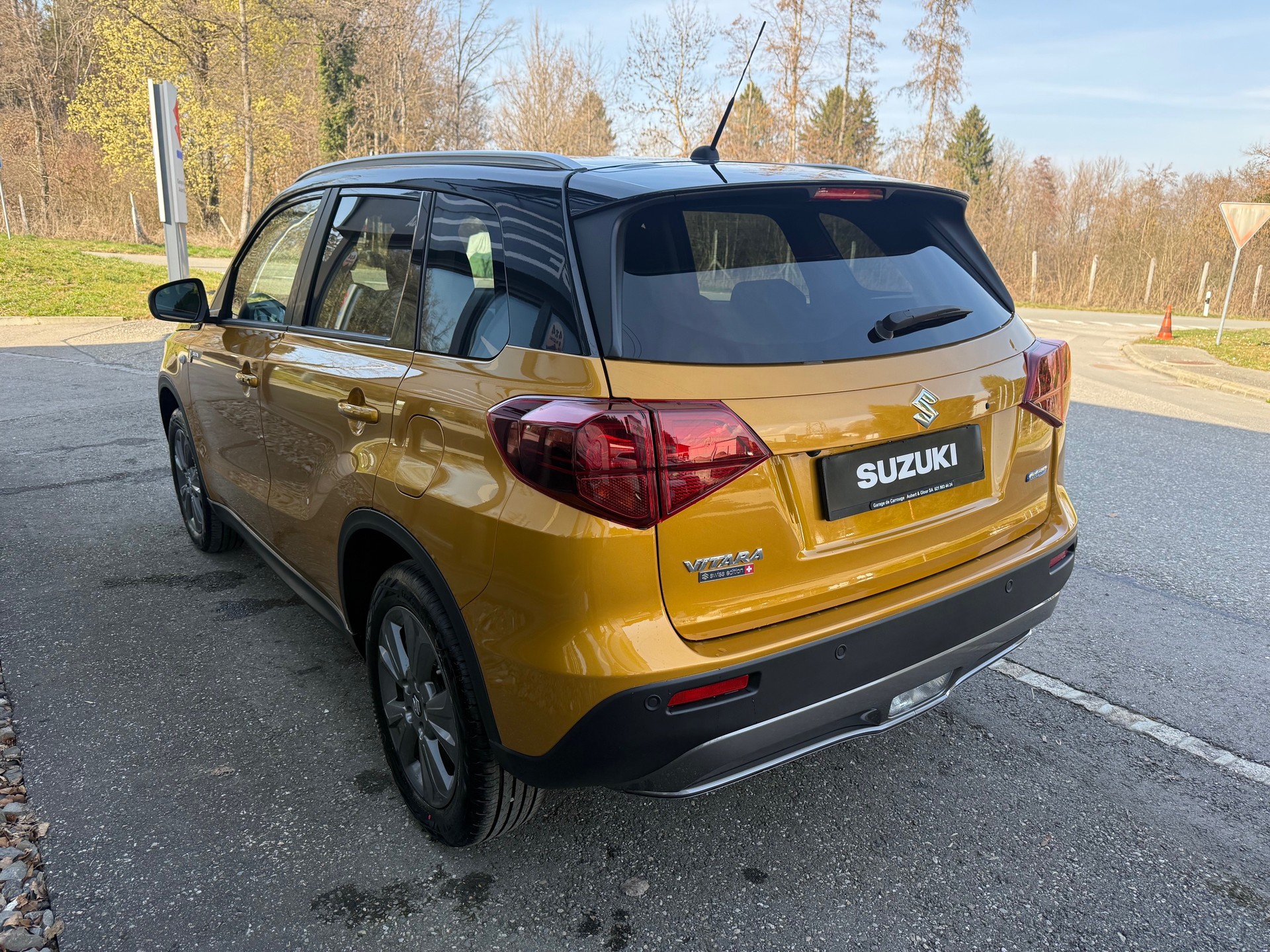 SUZUKI Vitara 1.4 Boosterjet Sakura 4x4 Hybrid Automatic-image-3
