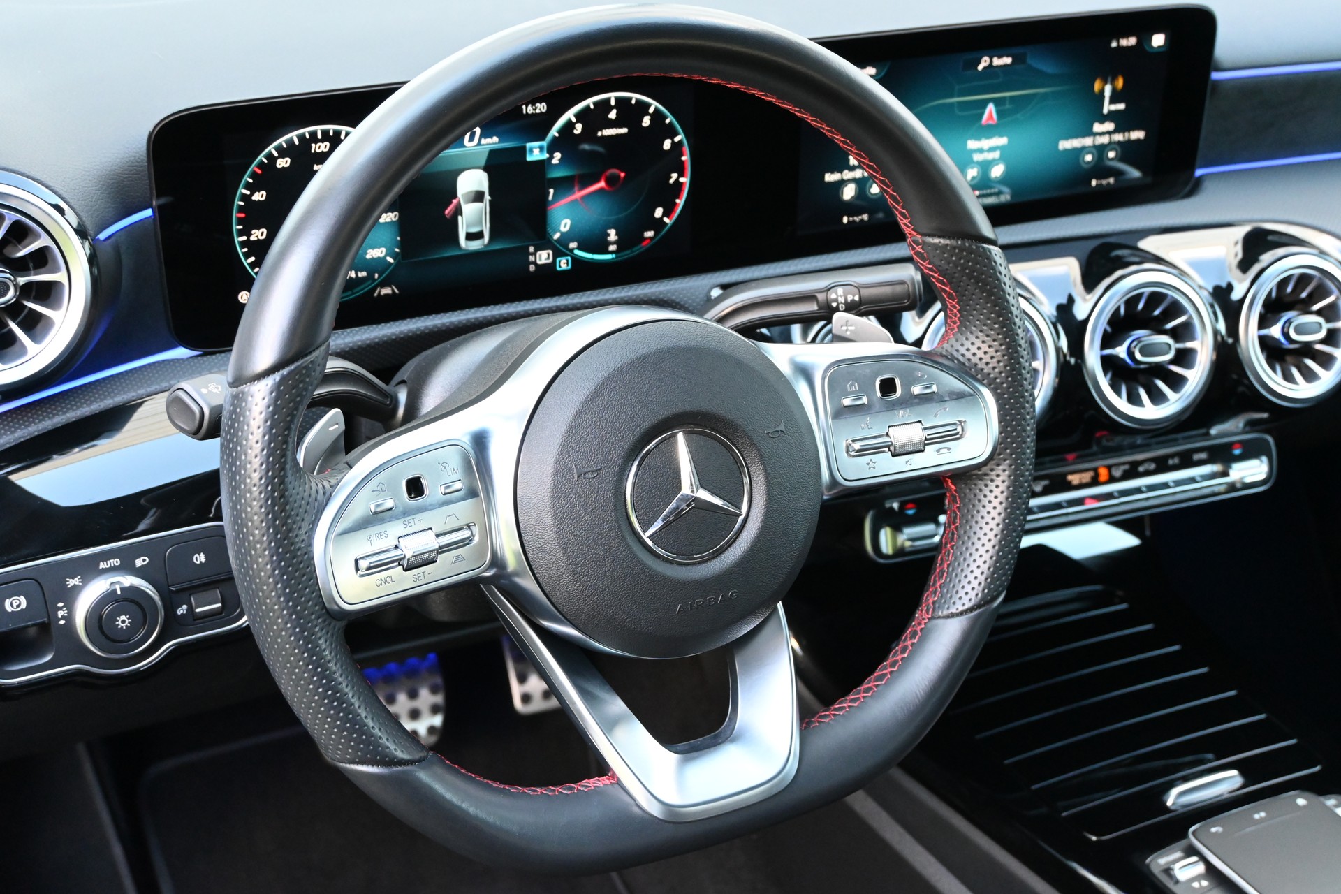 MERCEDES-BENZ A 250 Sedan 4Matic AMG Line 4Matic 7G-DCT 4x4-image-14