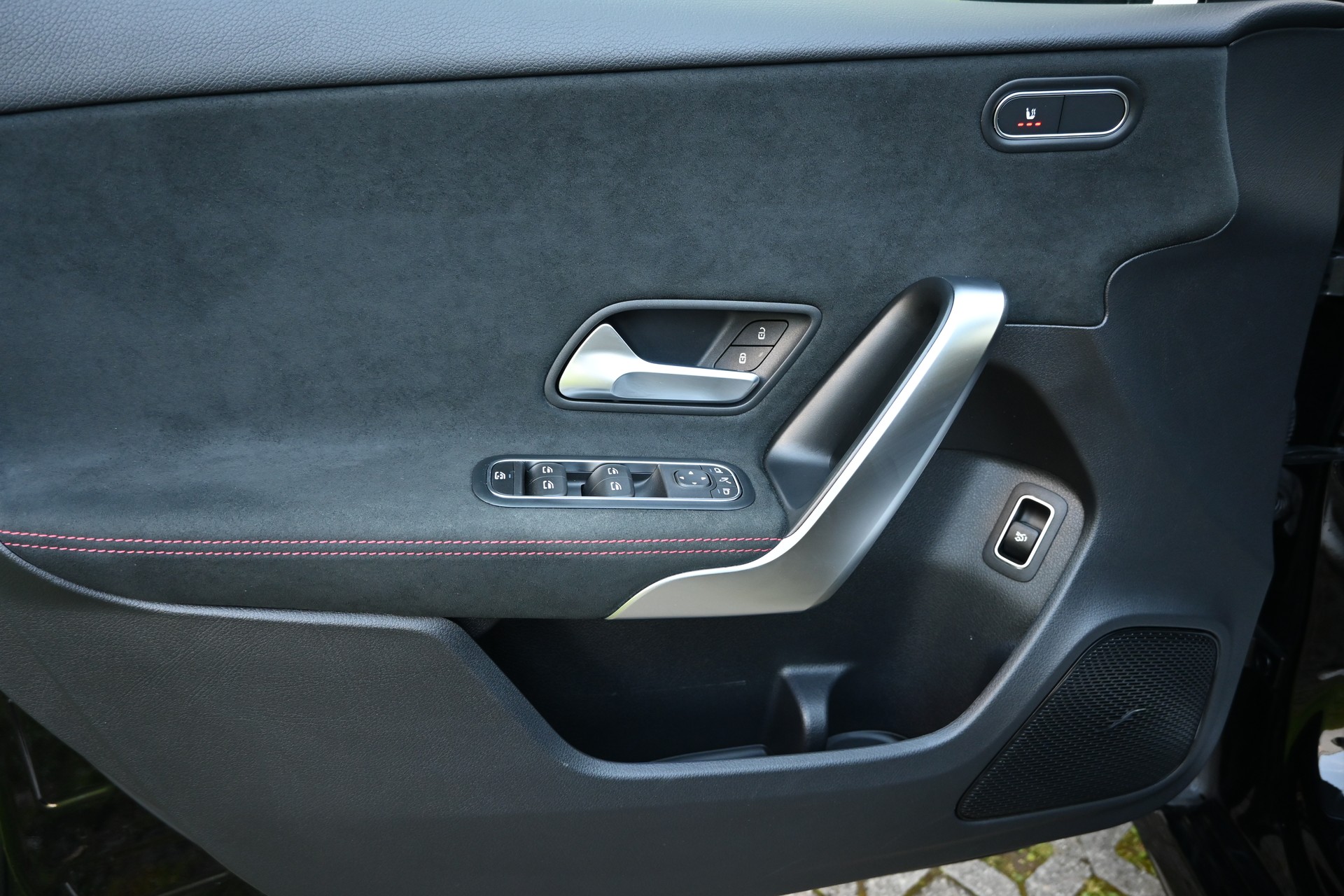 MERCEDES-BENZ A 250 Sedan 4Matic AMG Line 4Matic 7G-DCT 4x4-image-16