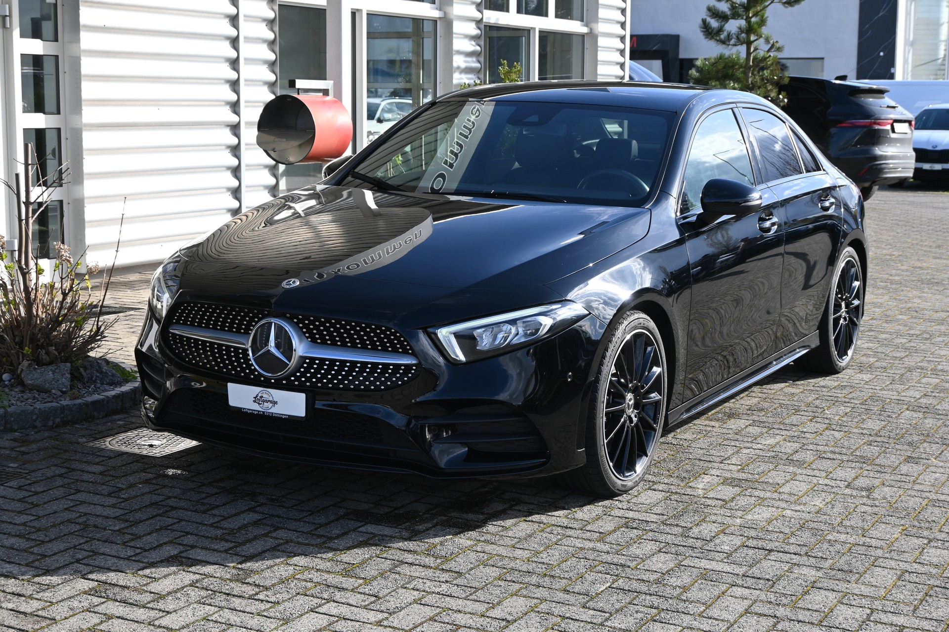 MERCEDES-BENZ A 250 Sedan 4Matic AMG Line 4Matic 7G-DCT 4x4-showroom-element-1