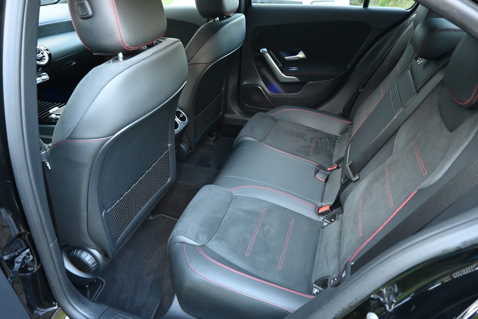 MERCEDES-BENZ A 250 Sedan 4Matic AMG Line 4Matic 7G-DCT 4x4-image-12