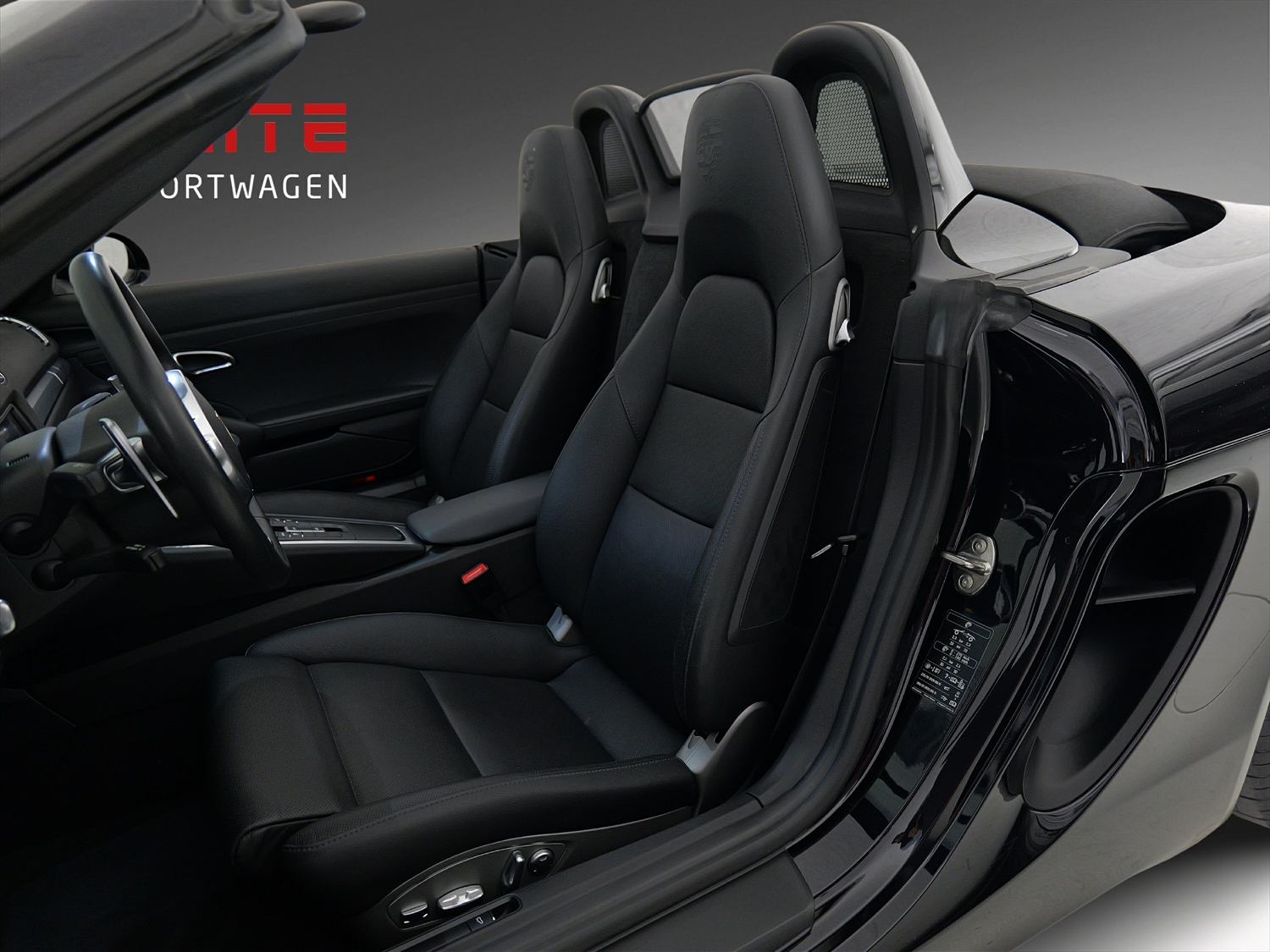 PORSCHE Boxster 2.7 Black Edition-image-8