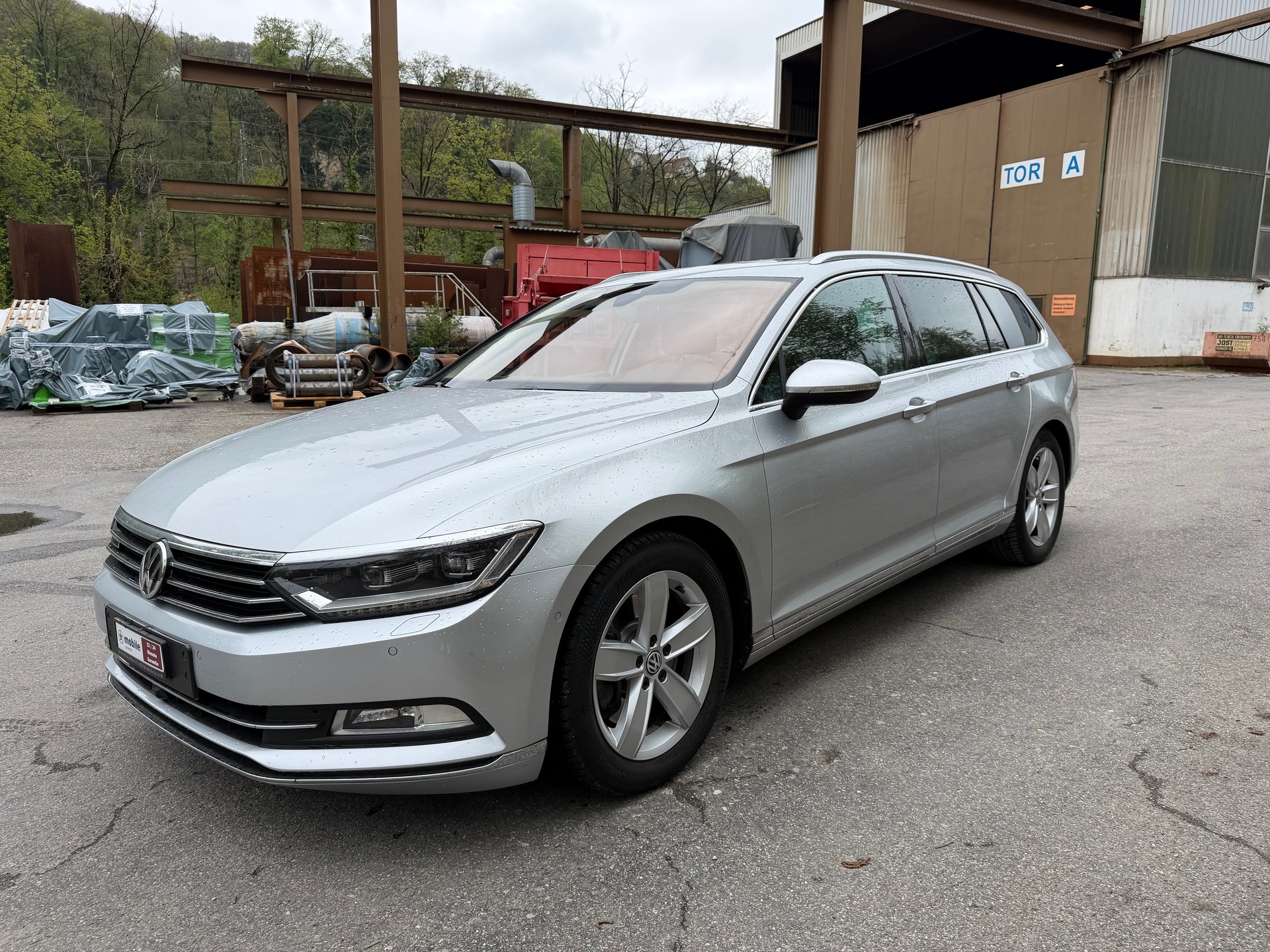 VW Passat Variant 2.0 TDI BMT High. DSG 4Motion-image-2