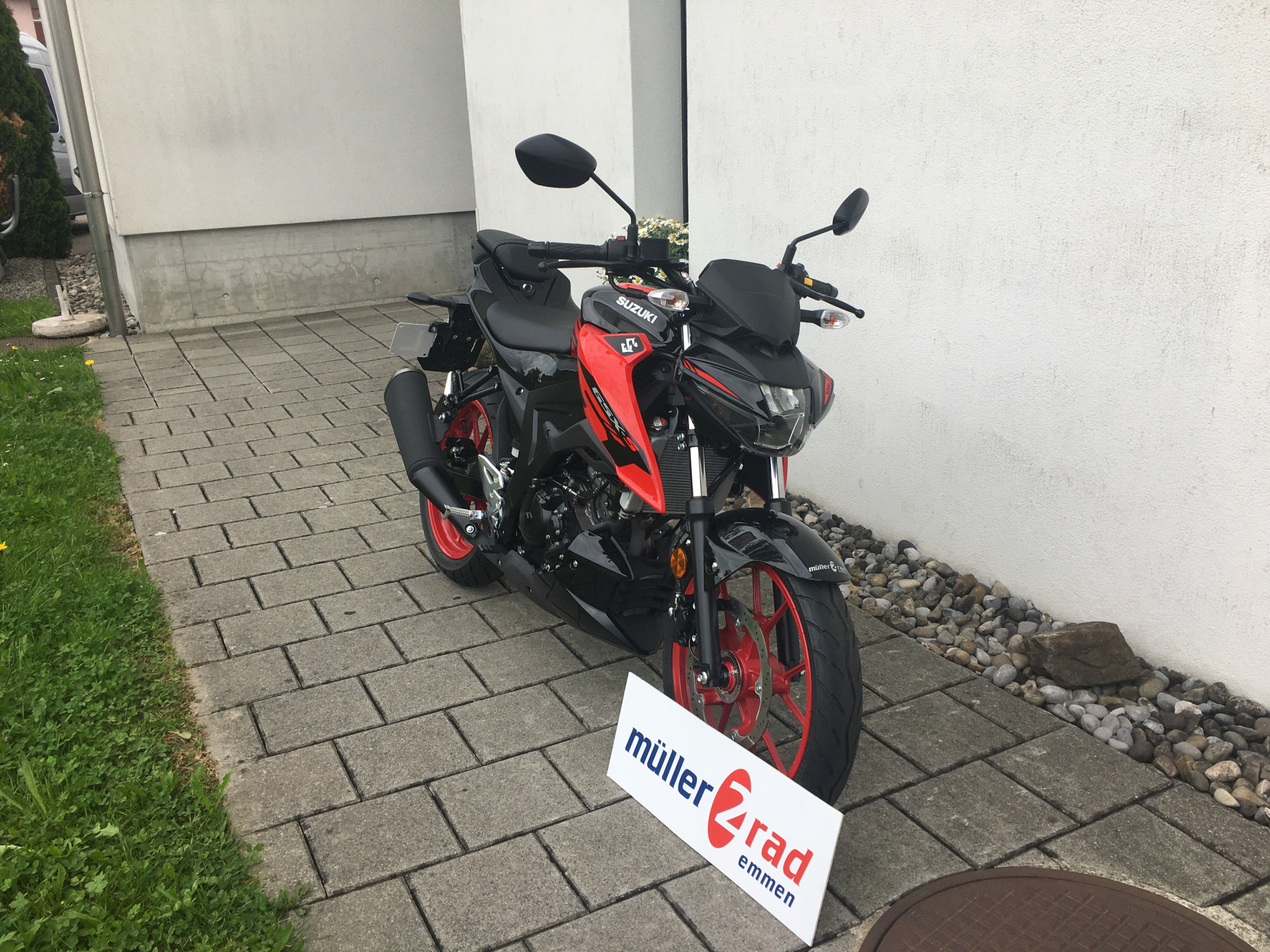SUZUKI GSX-S 125-image-2