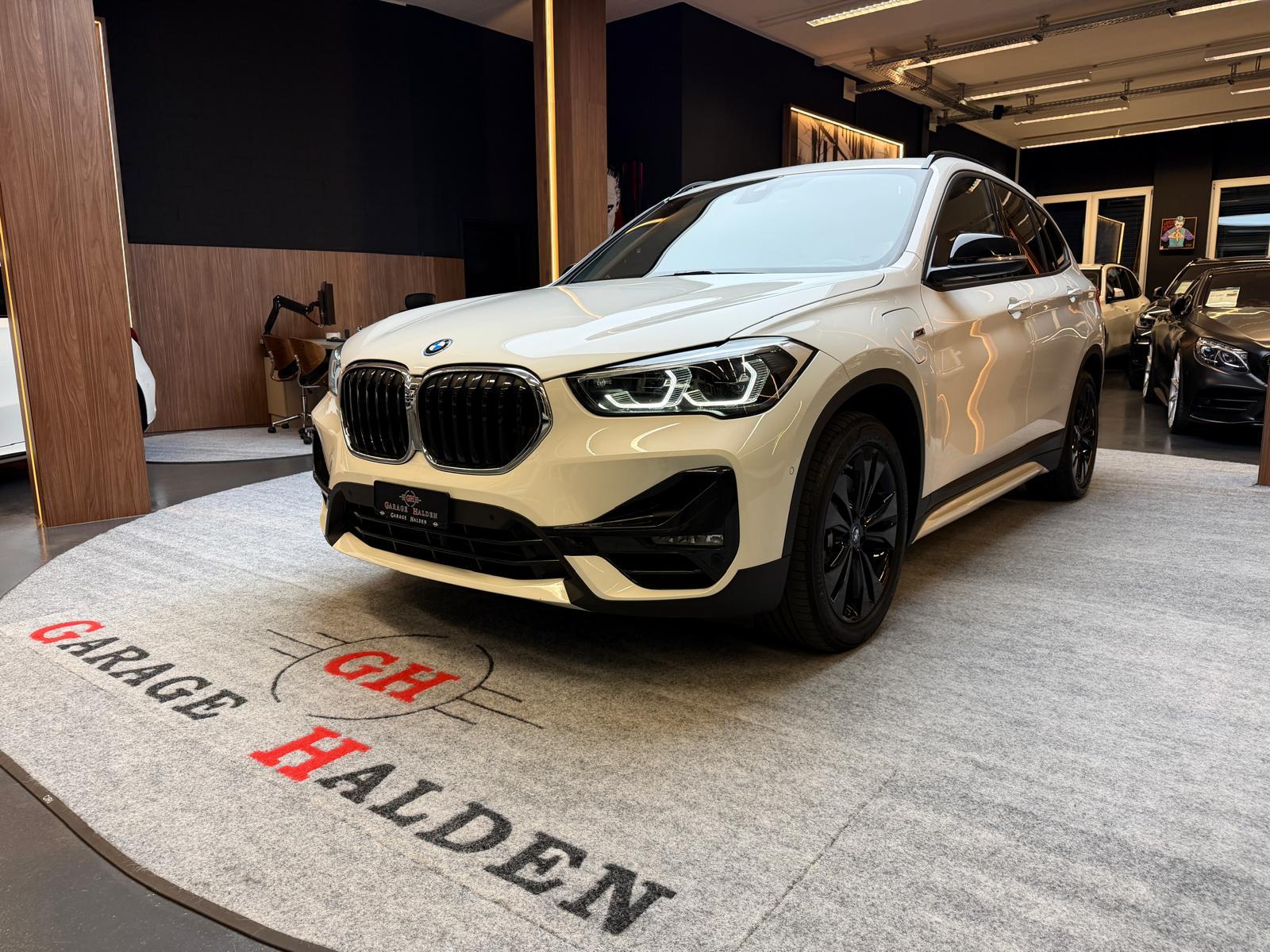 BMW X1 25e xDrive-showroom-element-3