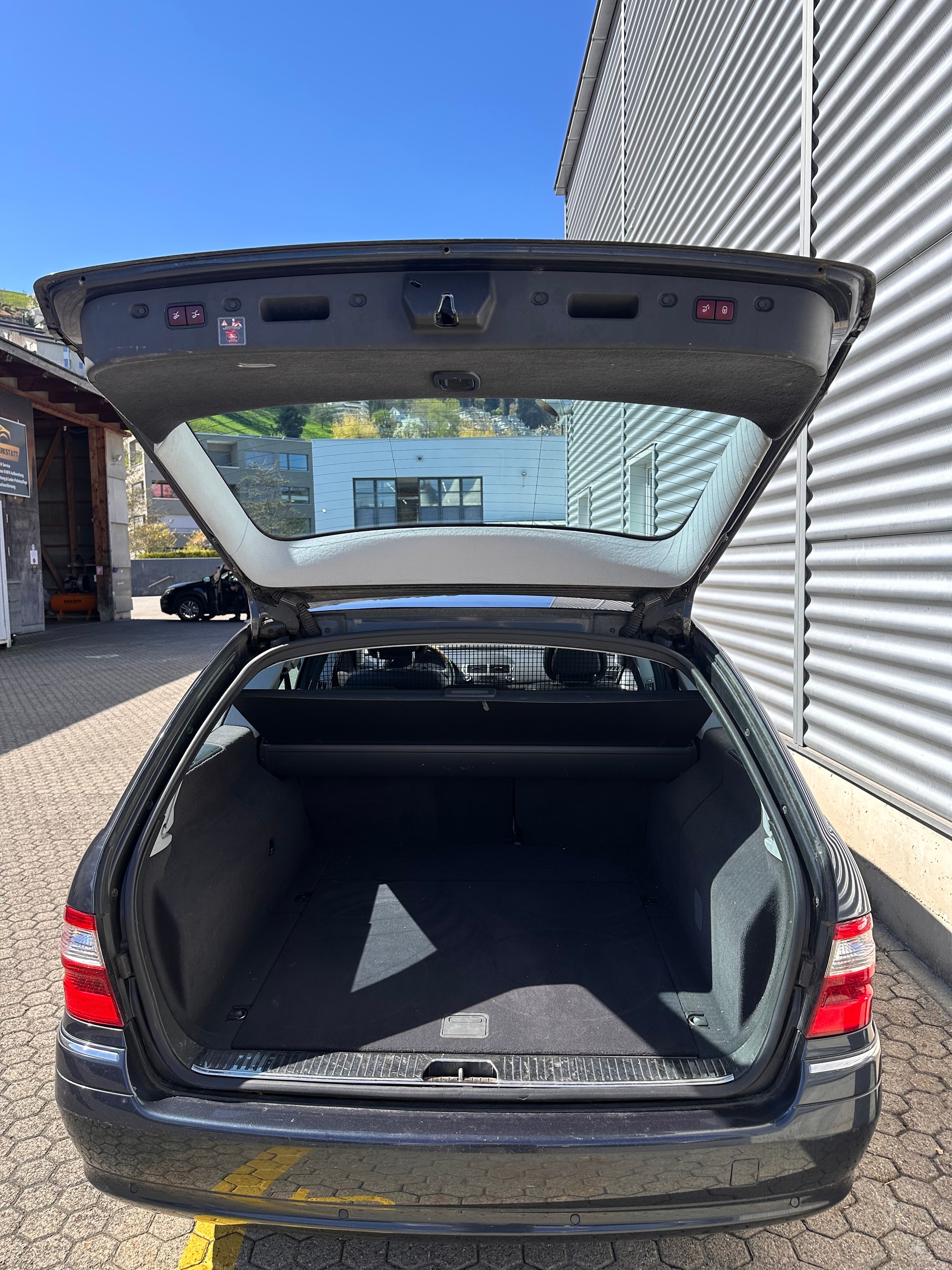 MERCEDES-BENZ E 350 Avantgarde 7G-Tronic-image-14