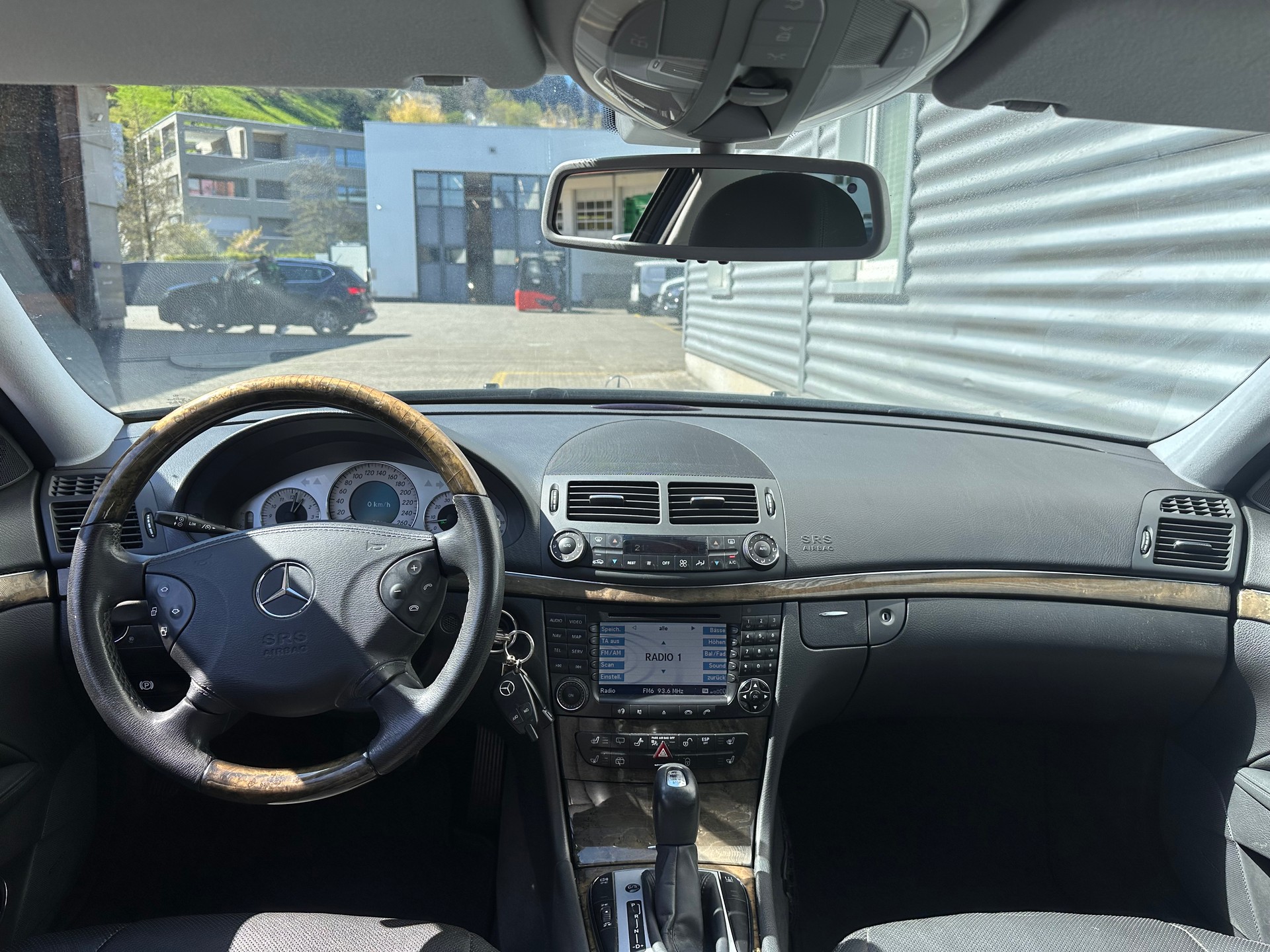 MERCEDES-BENZ E 350 Avantgarde 7G-Tronic-image-13