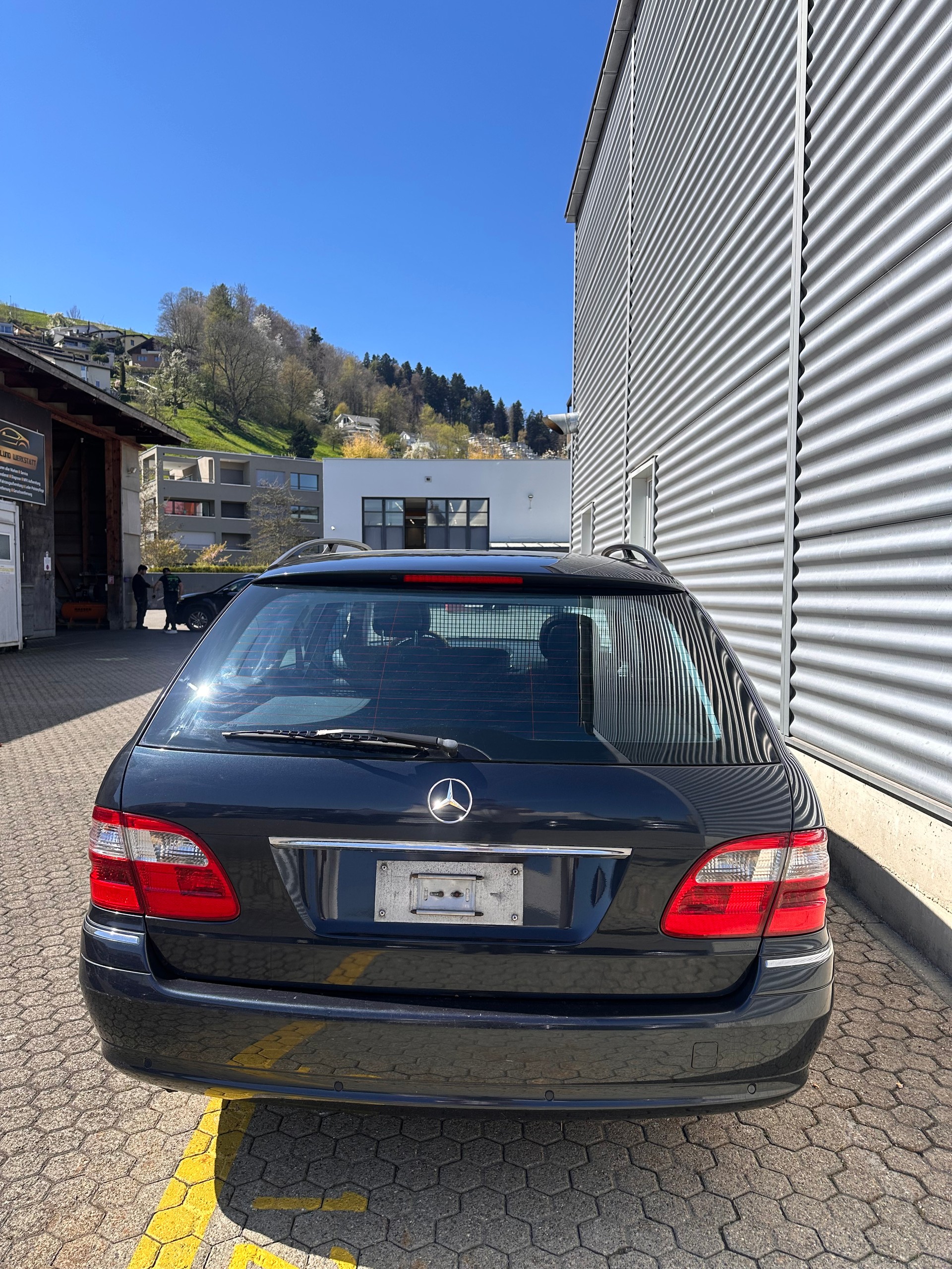 MERCEDES-BENZ E 350 Avantgarde 7G-Tronic-image-4