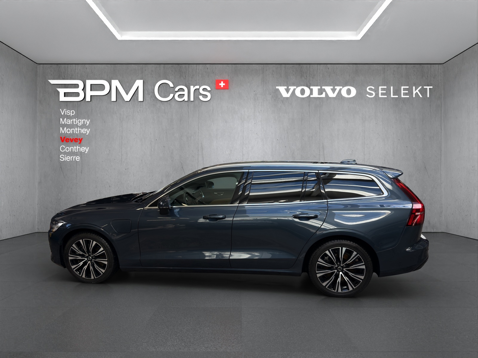 VOLVO V60 T6 eAWD Plug in Hybrid Ultra Bright Geartronic-image-17