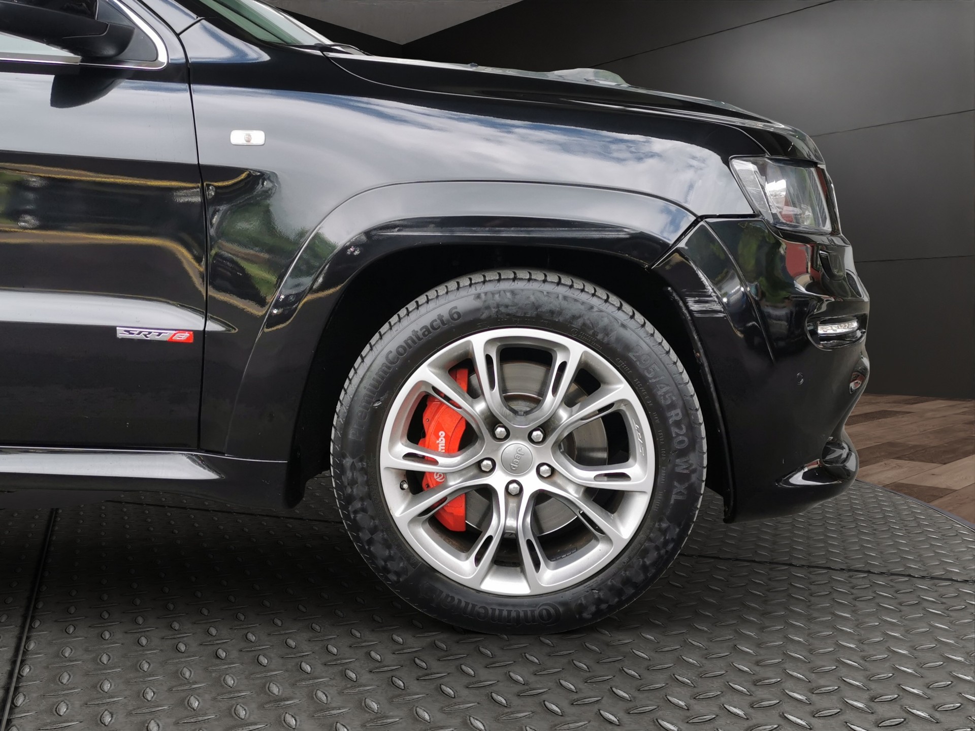 JEEP Grand Cherokee 6.4 SRT8 Automatic-showroom-element-3