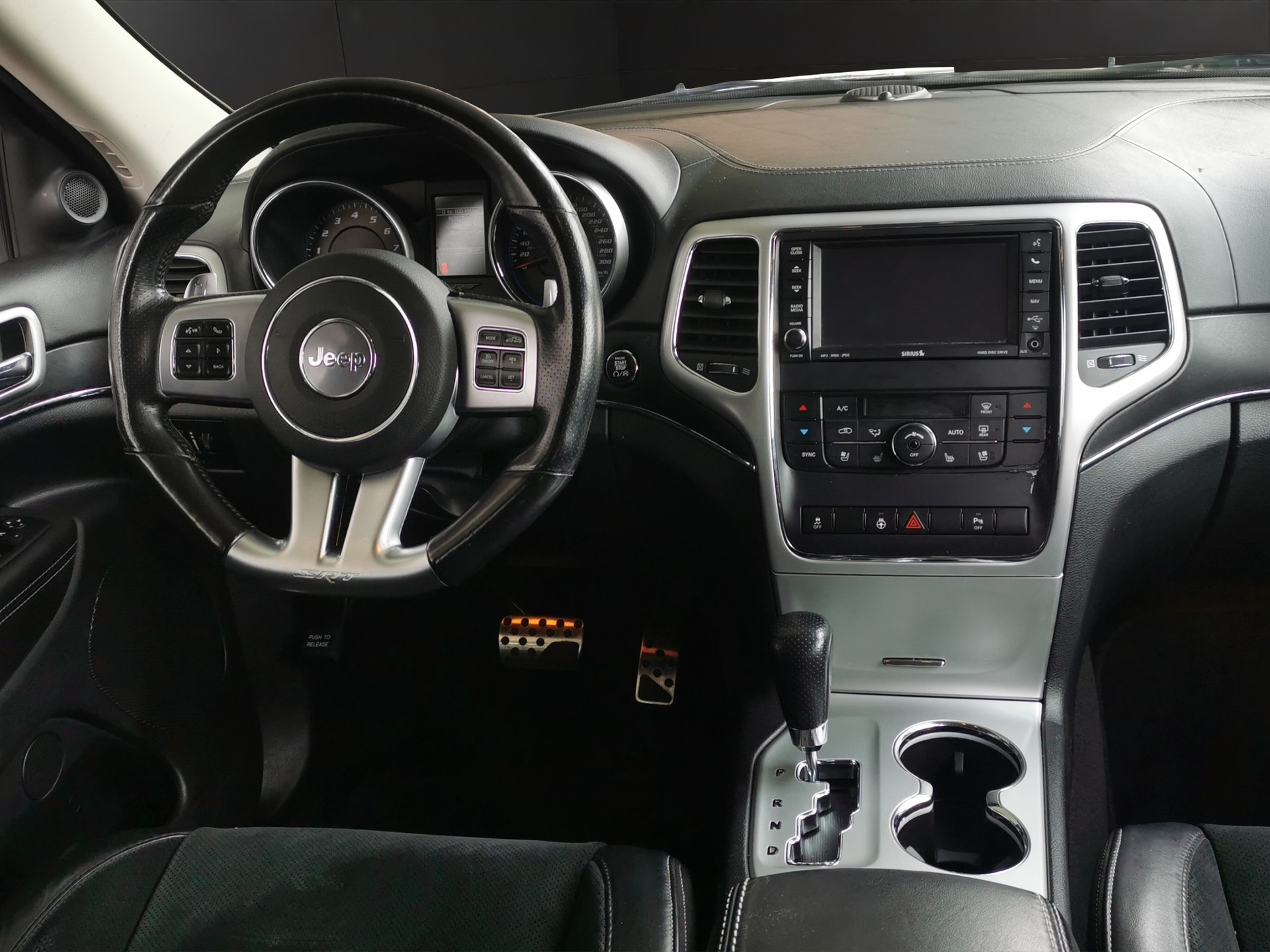 JEEP Grand Cherokee 6.4 SRT8 Automatic-image-17