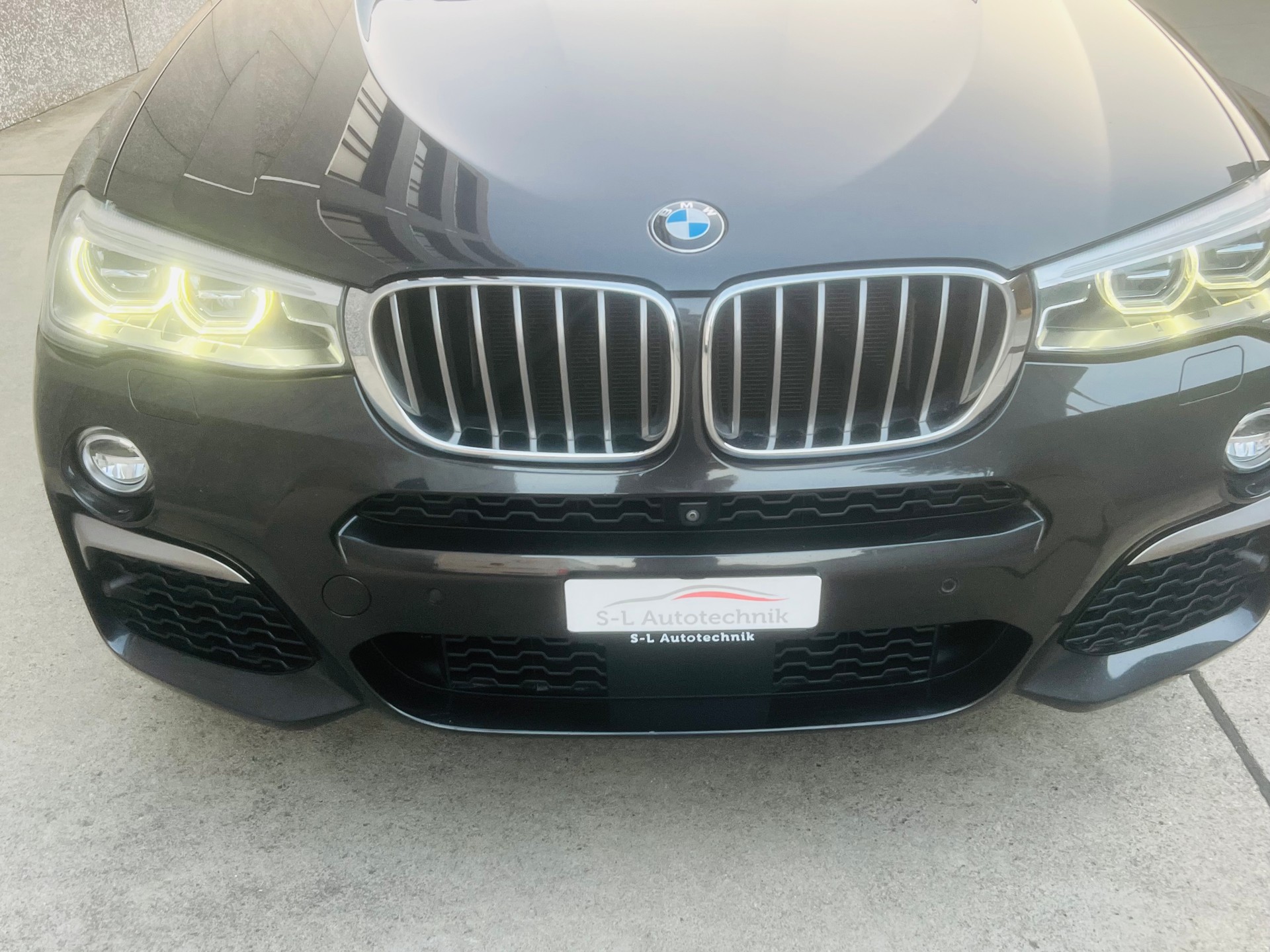 BMW X4 M 40i Steptronic-showroom-element-3