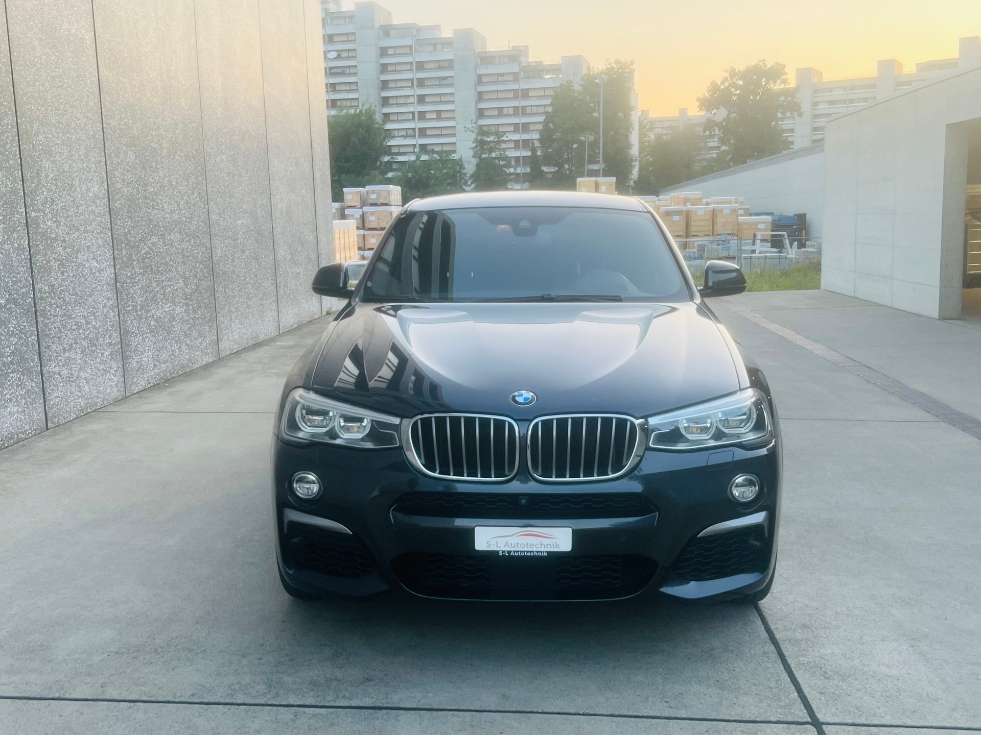 BMW X4 M 40i Steptronic-showroom-element-1