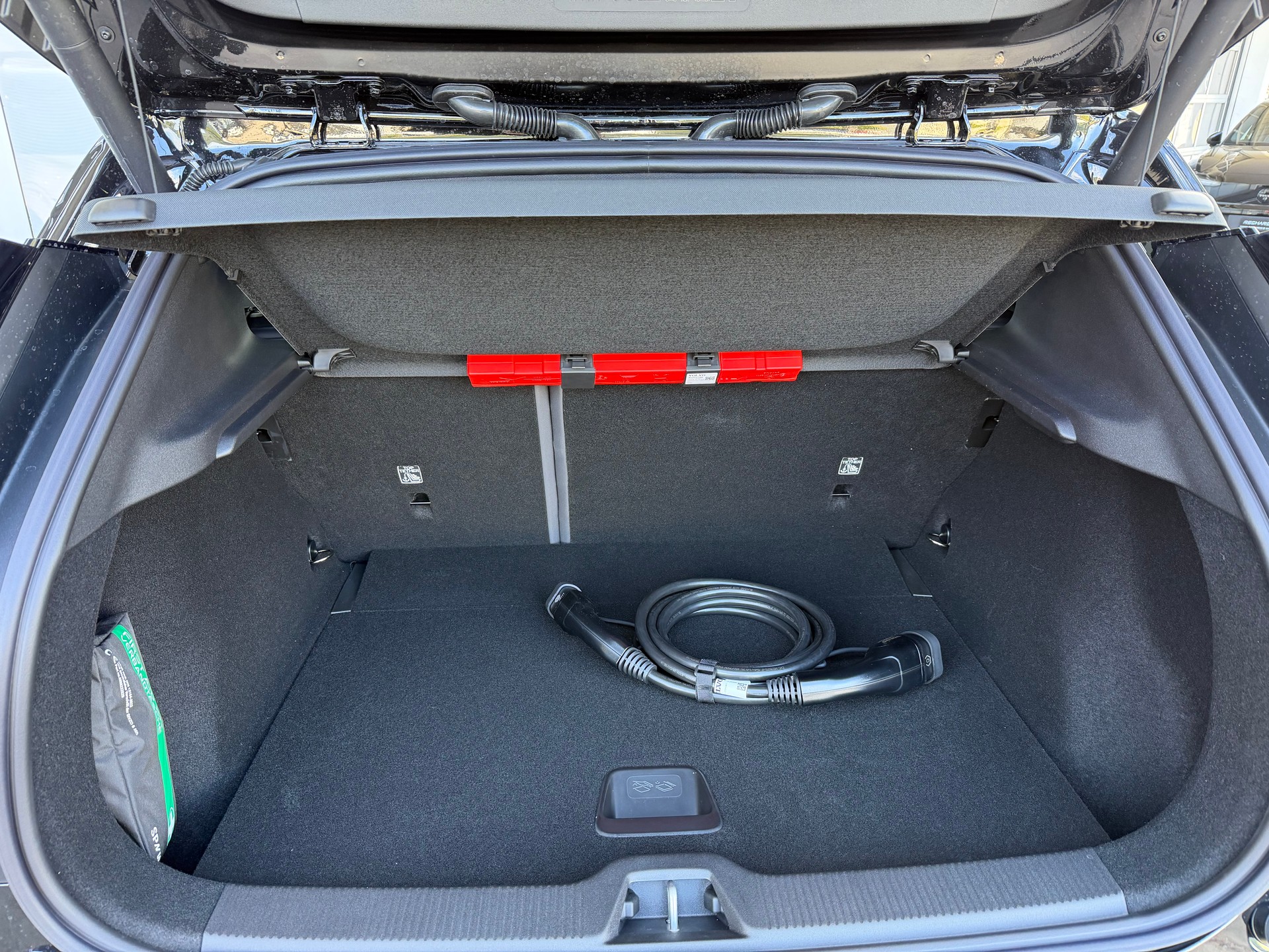 VOLVO EX30 E60 69kWh Twin Black Edition-image-20