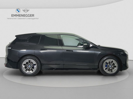 BMW iX xDrive40 Launch Ed.-image-5