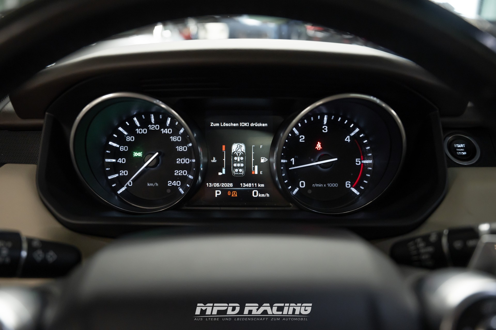 LAND ROVER Range Rover Sport 3.0 SDV6 HSE Dynamic Automatic-image-12
