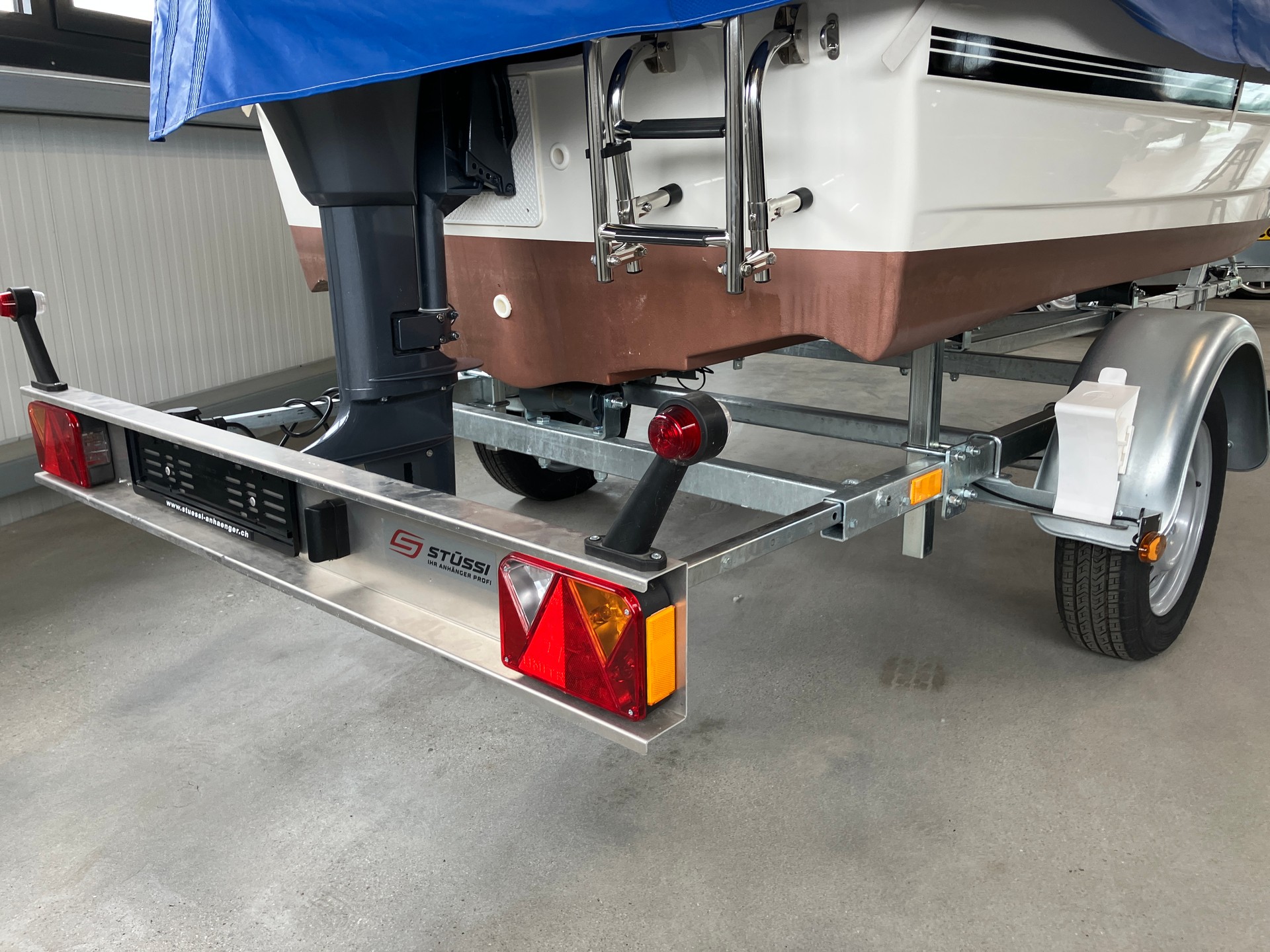 STÜSSI B500-showroom-element-3