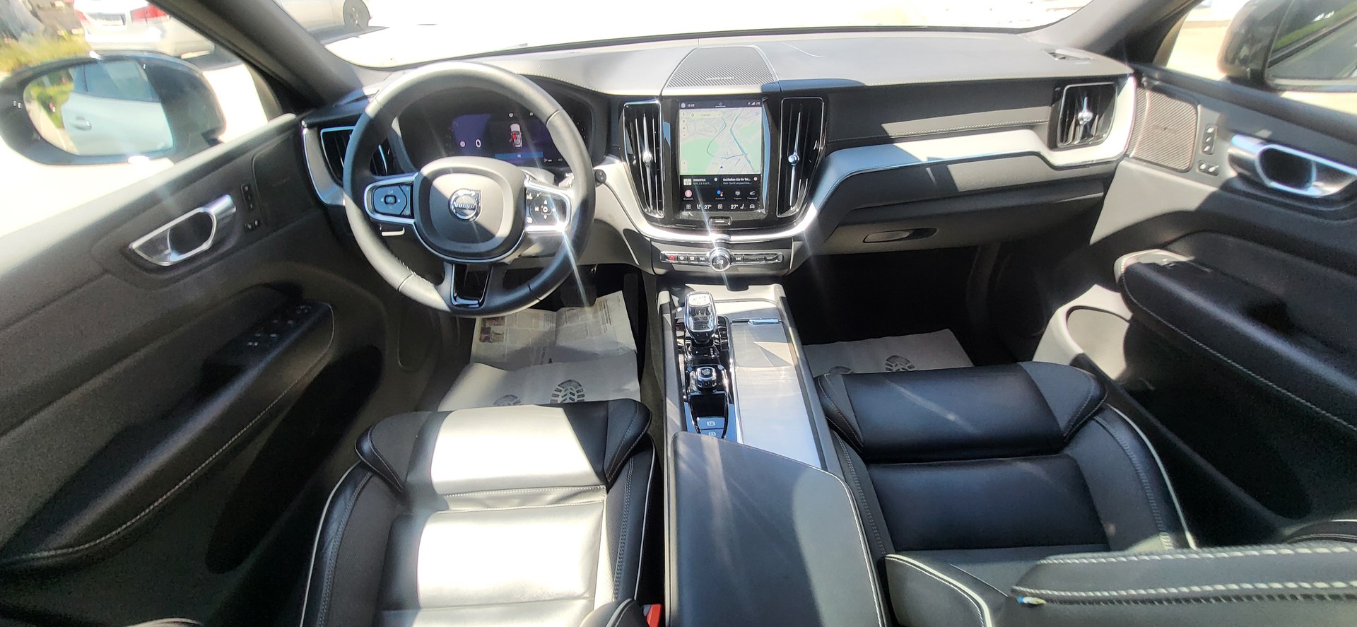 VOLVO XC60 B4 Diesel Mild Hybrid AWD Ultimate Dark Geartronic-showroom-element-3