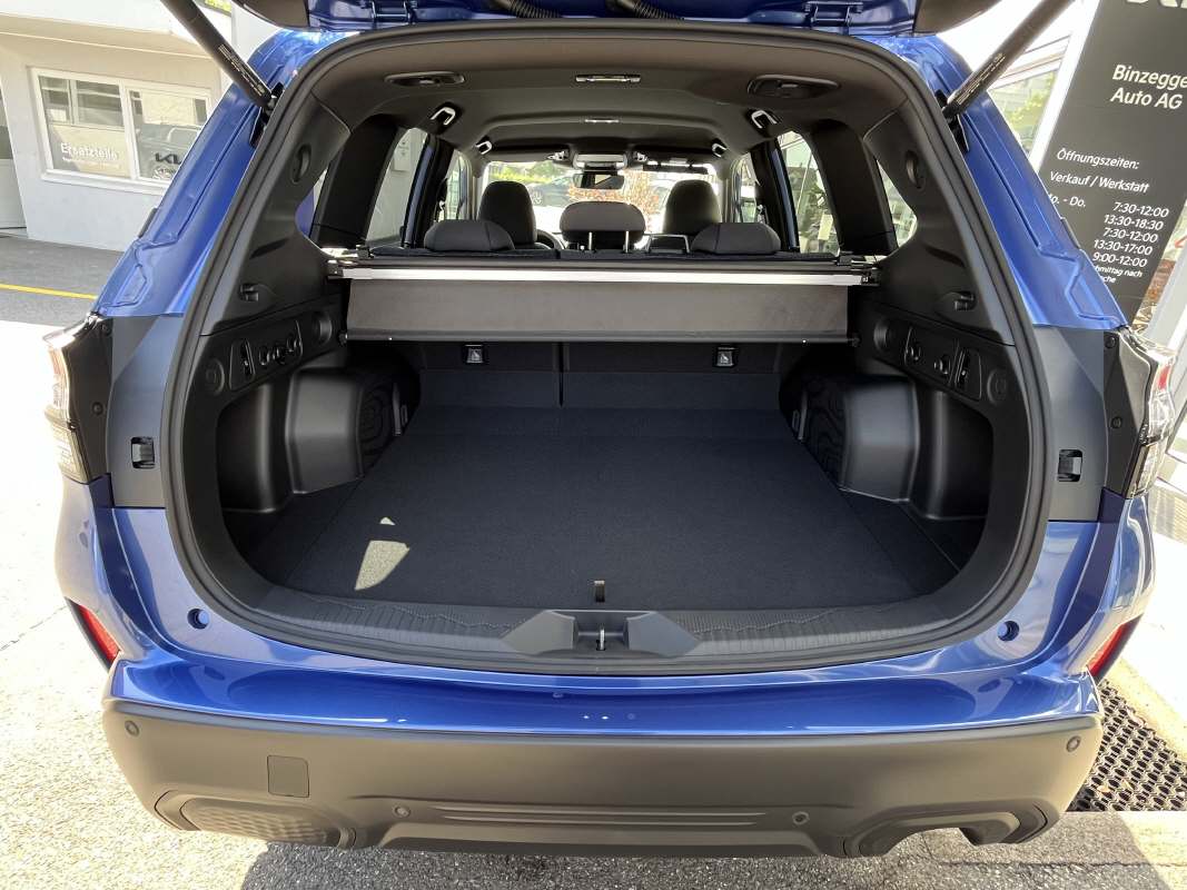 SUBARU Forester Station 2.0i e-Boxer Swiss Plus-image-4