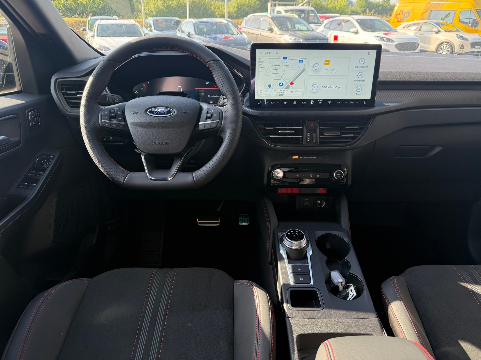 FORD Kuga 2.5 FHEV ST-Line X 4WD - Sondermodell Black and White Edition-image-8