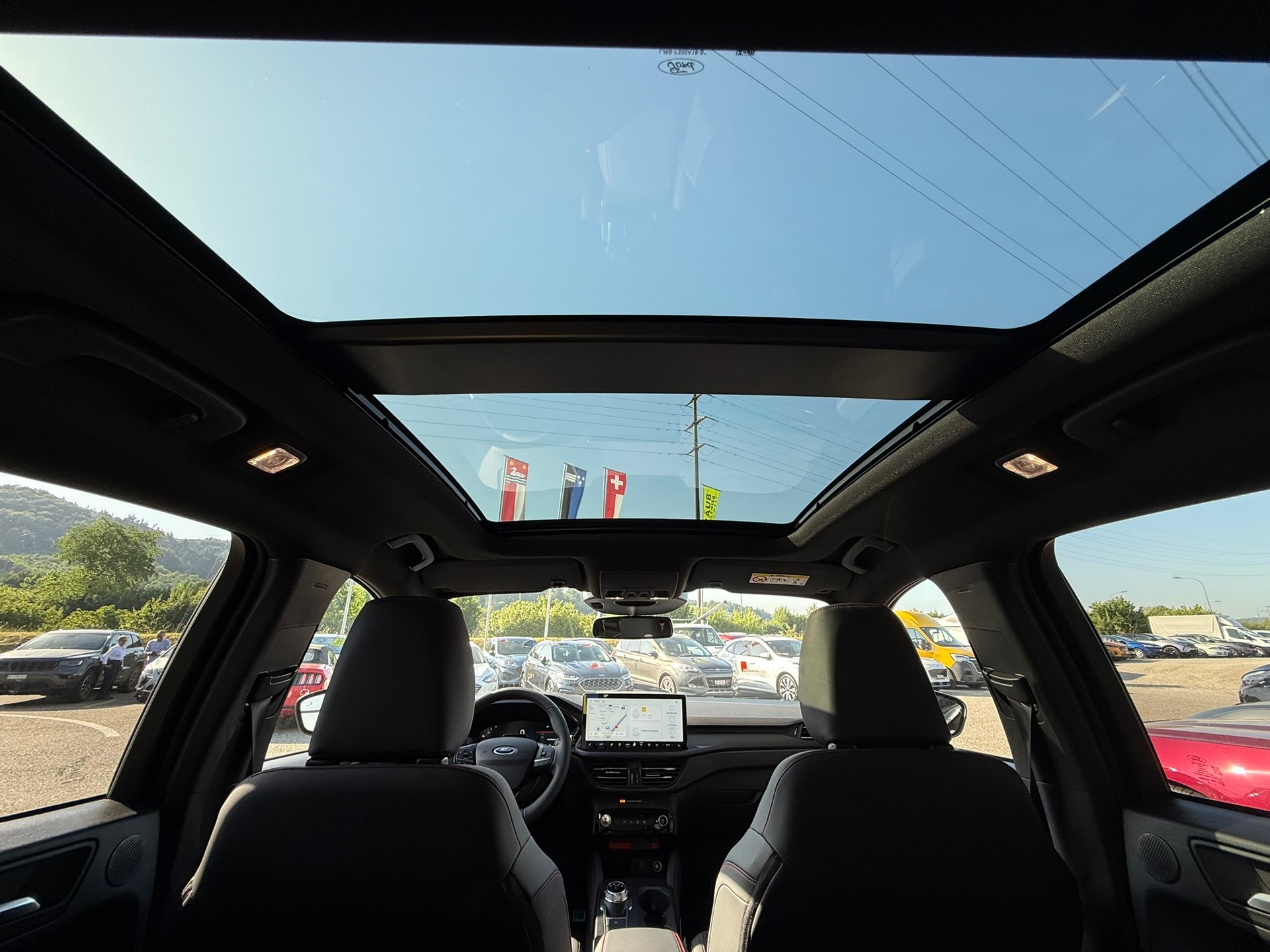 FORD Kuga 2.5 FHEV ST-Line X 4WD - Sondermodell Black and White Edition-image-9