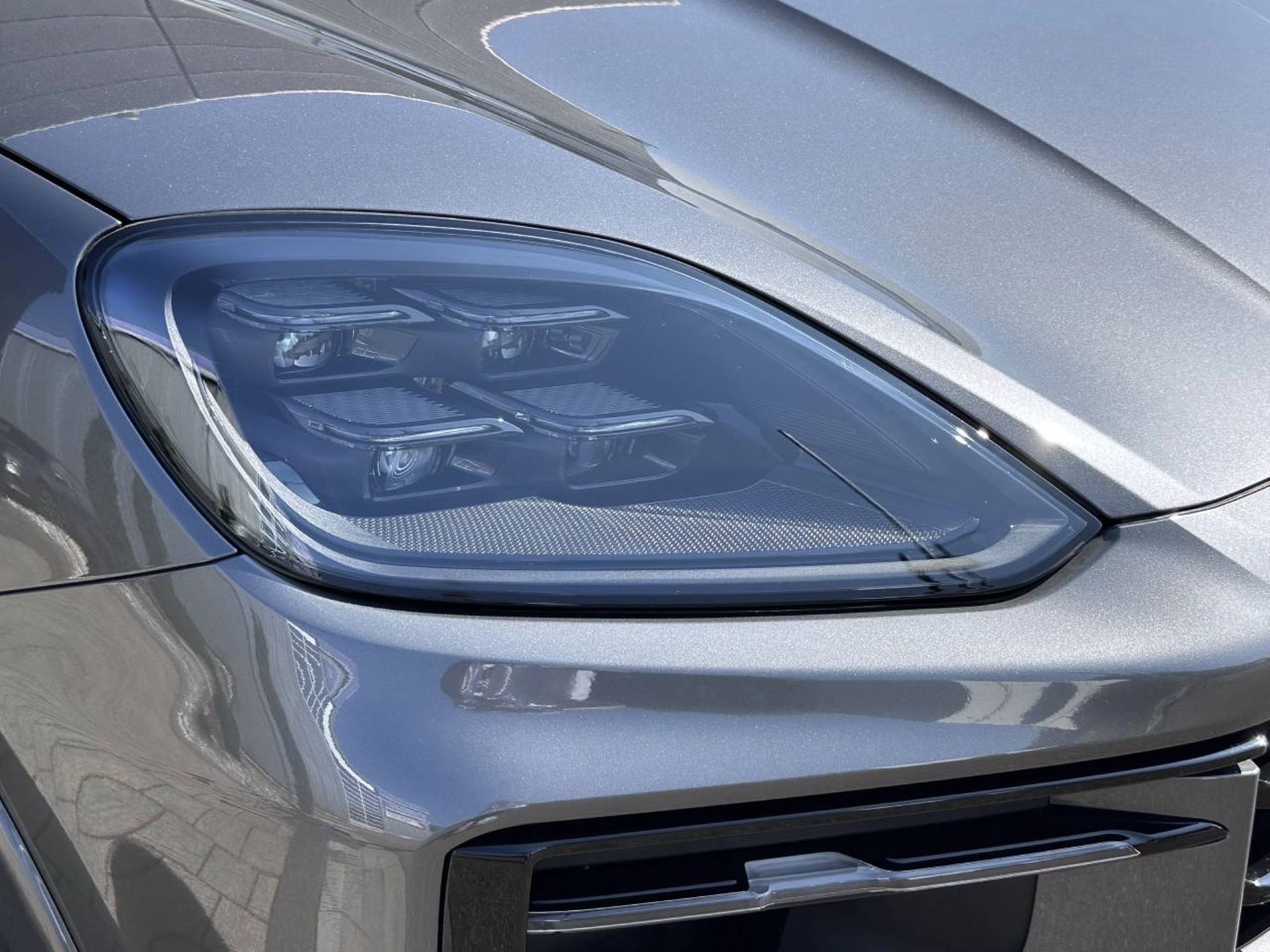 PORSCHE Cayenne E-Hybrid Coupé-image-12
