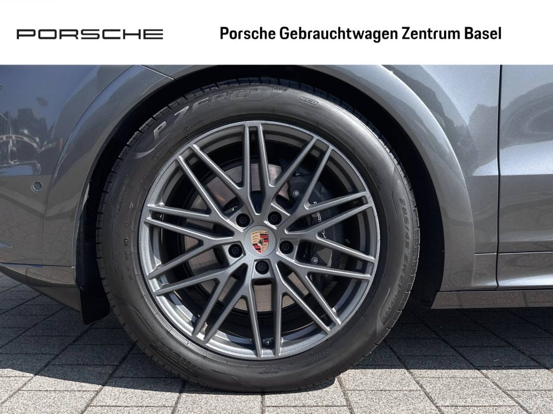 PORSCHE Cayenne E-Hybrid Coupé-image-5