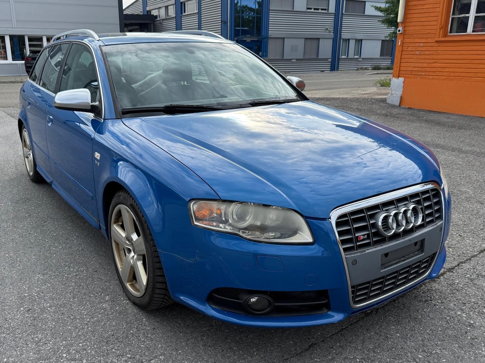 AUDI S4 Avant 4.2 V8 quattro-image-1