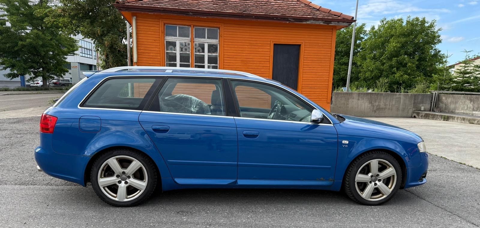 AUDI S4 Avant 4.2 V8 quattro-image-4