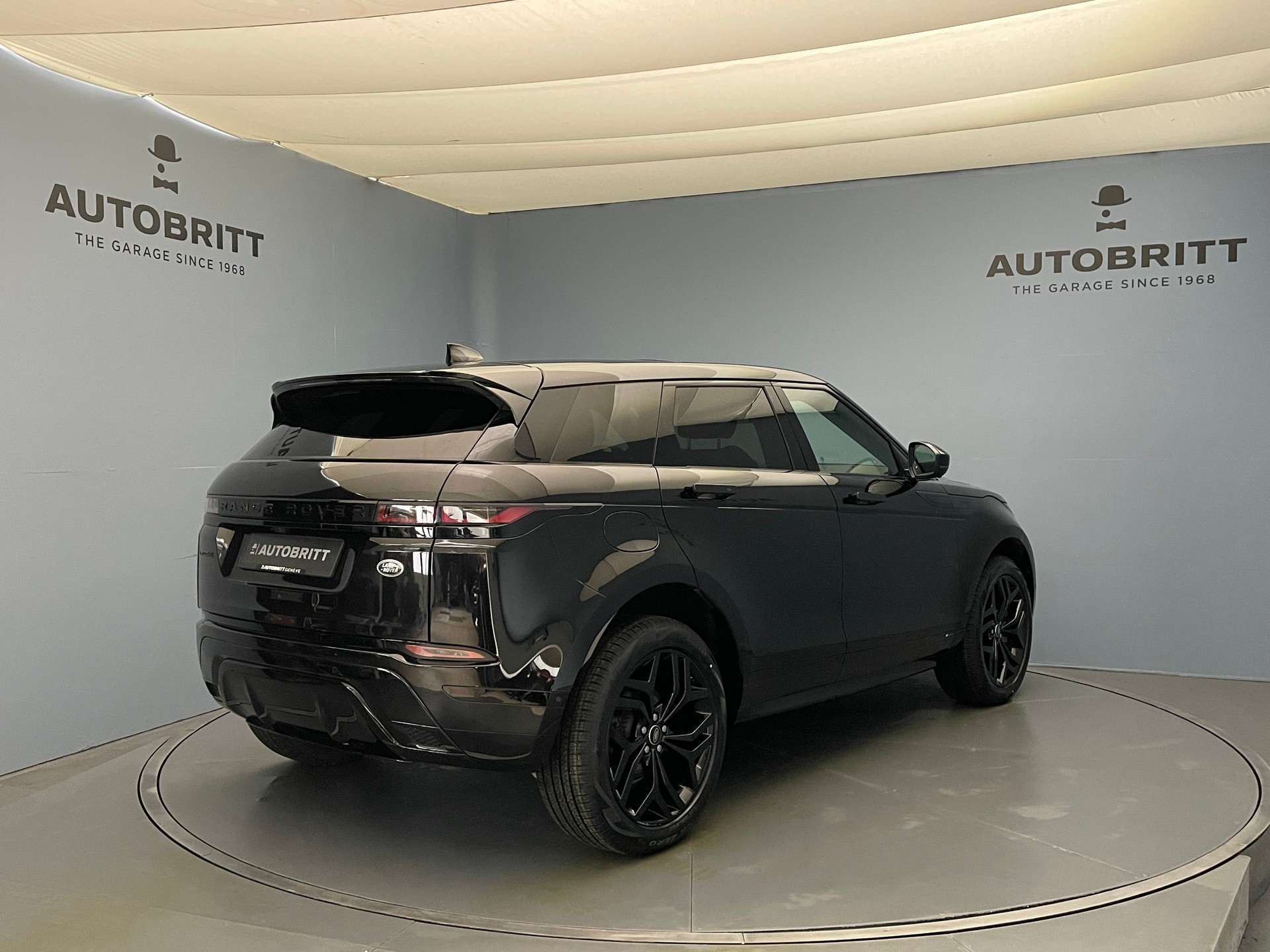 LAND ROVER Range Rover Evoque 2.0 T R-Dynamic SE-showroom-element-1