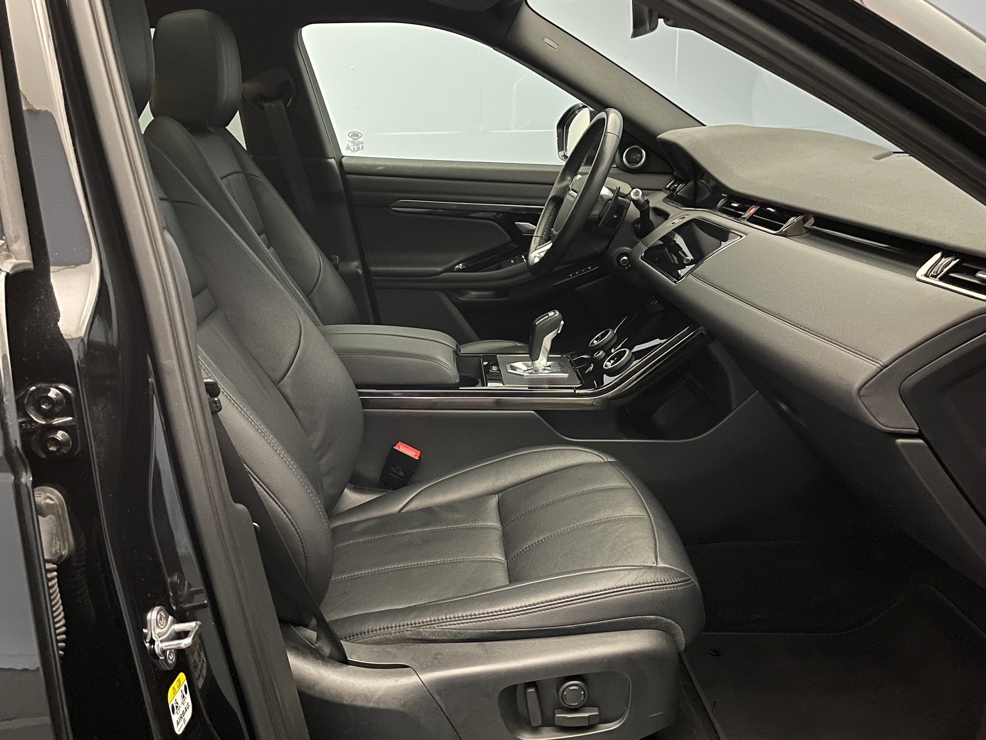LAND ROVER Range Rover Evoque 2.0 T R-Dynamic SE-image-5