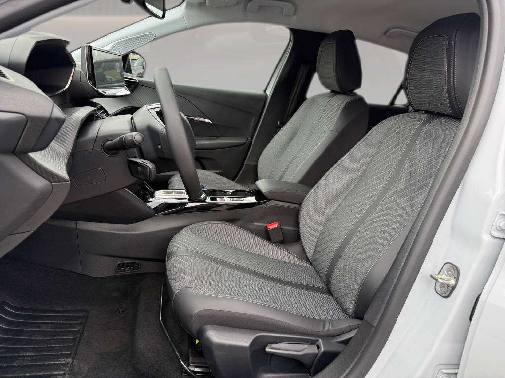 PEUGEOT 208 Hybrid 110 e-DCS6 Allure-image-5